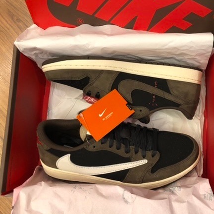 Jordan 1 x Travis Scott Retro Low OG SP Mocha 착용 스타일