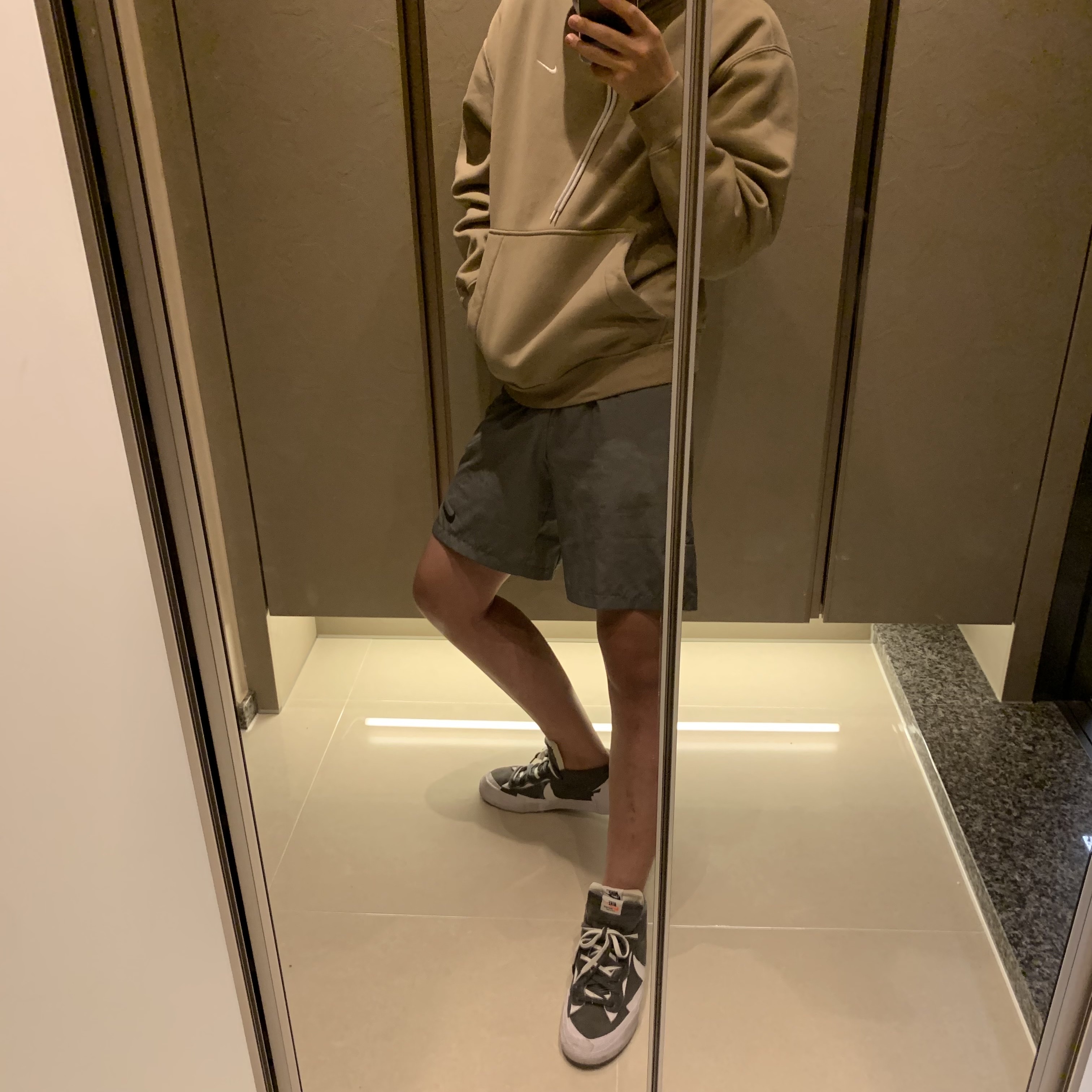 Nike x Sacai Blazer Low Iron Grey, Nike M NRG Hoodie Khaki 착용 스타일