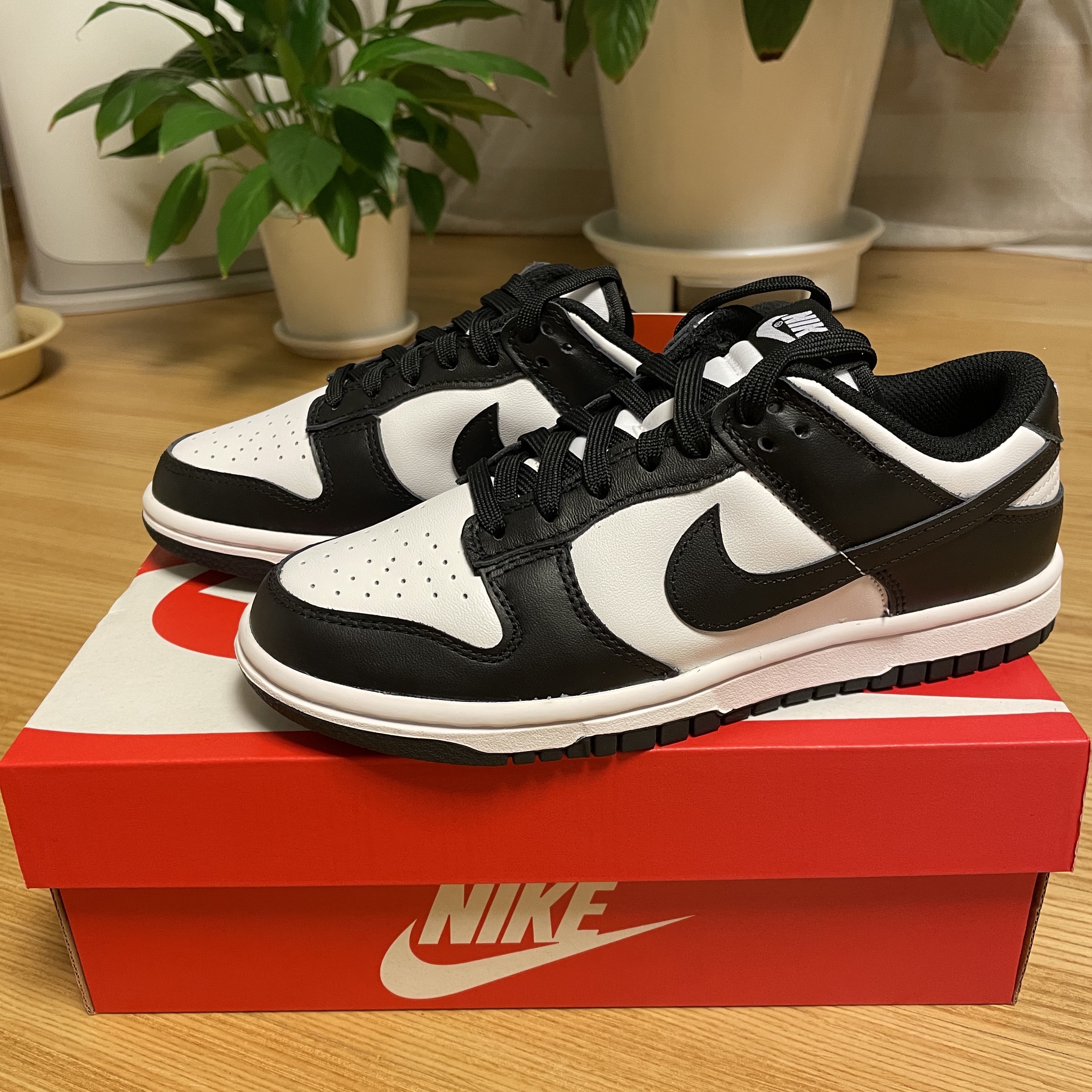 (W) Nike Dunk Low Black 착용 스타일 - 2
