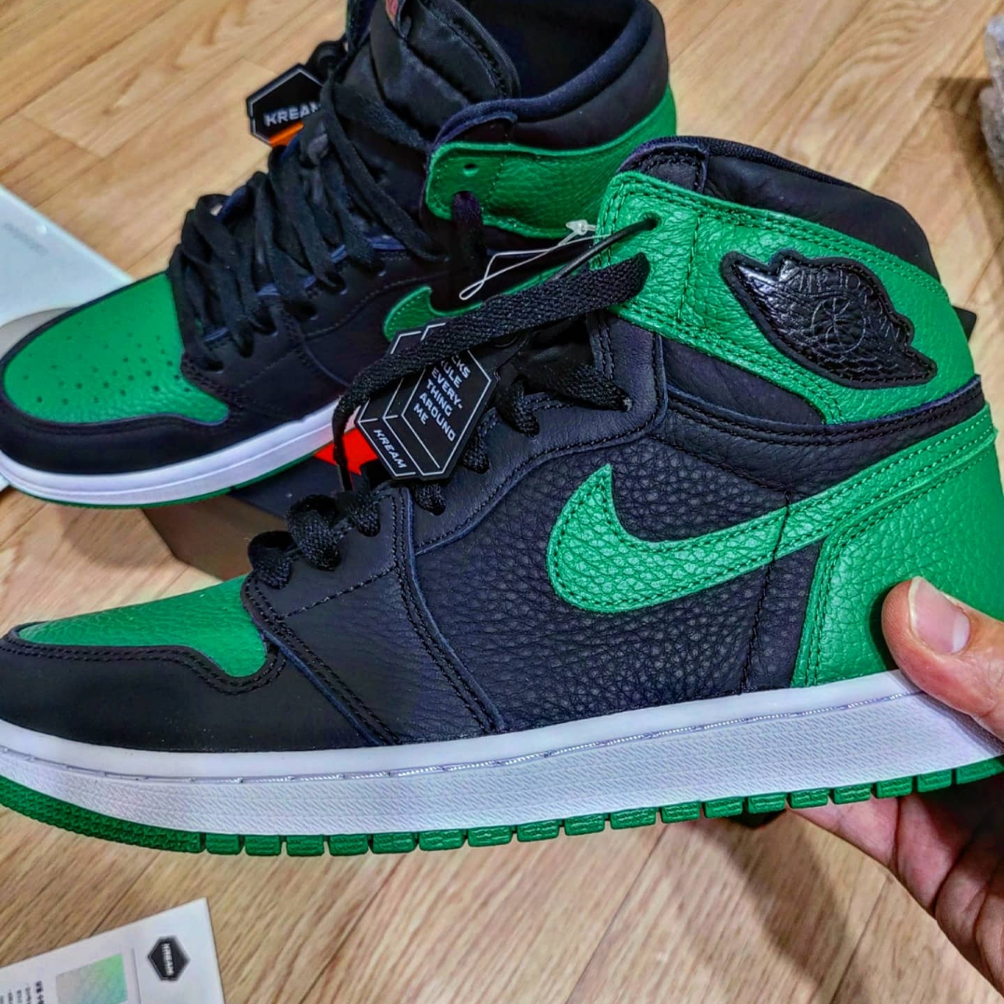 Jordan 1 Retro High OG Pine Green Black 착용 스타일