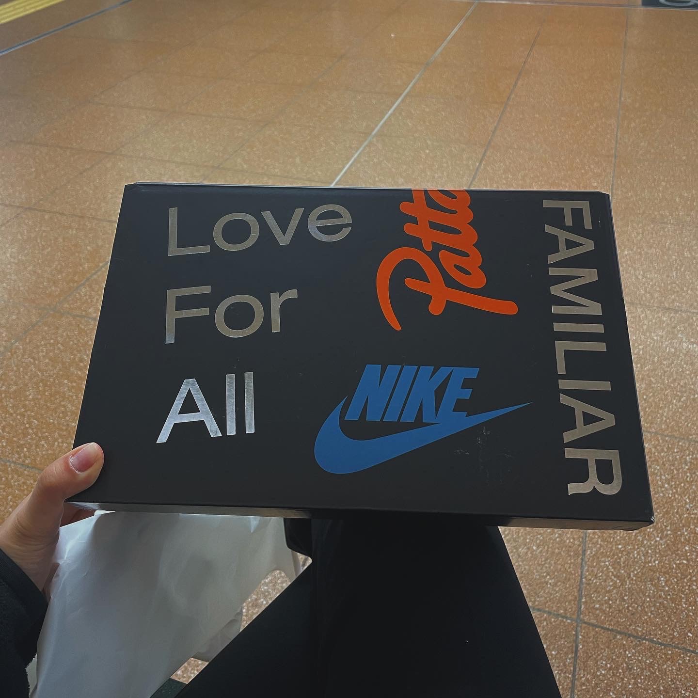 Nike x Patta Air Max 1 Monarch 착용 스타일 - 1