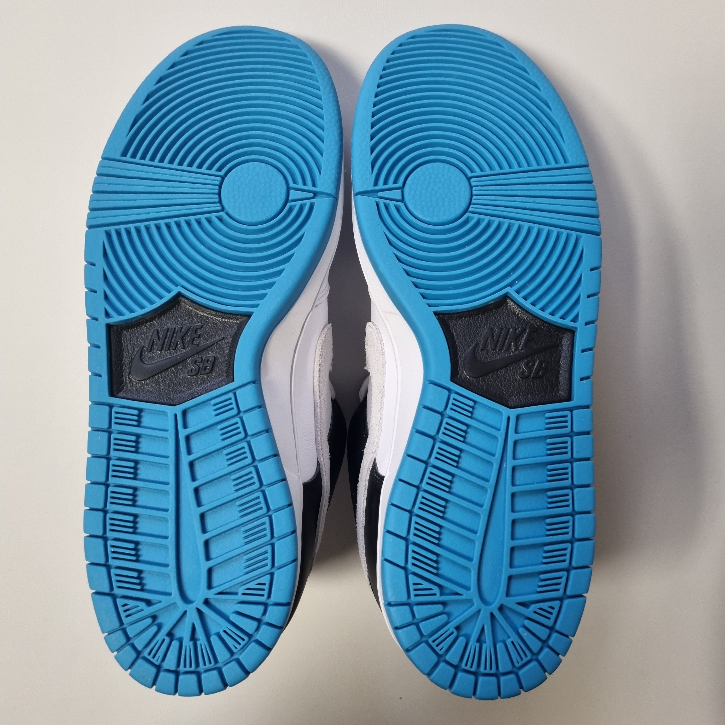 Nike SB Dunk Low Pro Laser Blue 착용 스타일 - 5