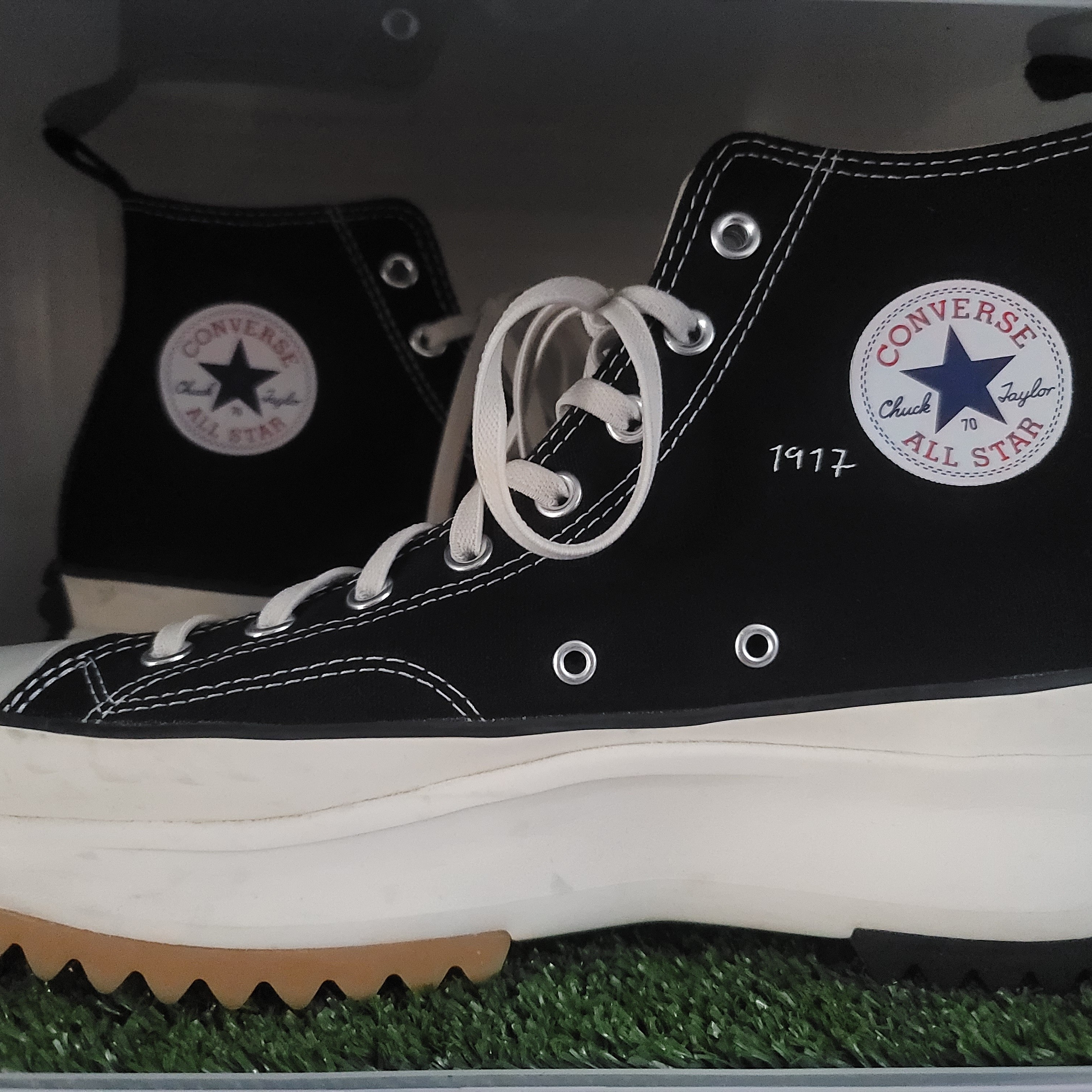Converse x JW Anderson Run Star Hike Hi Black 착용 스타일