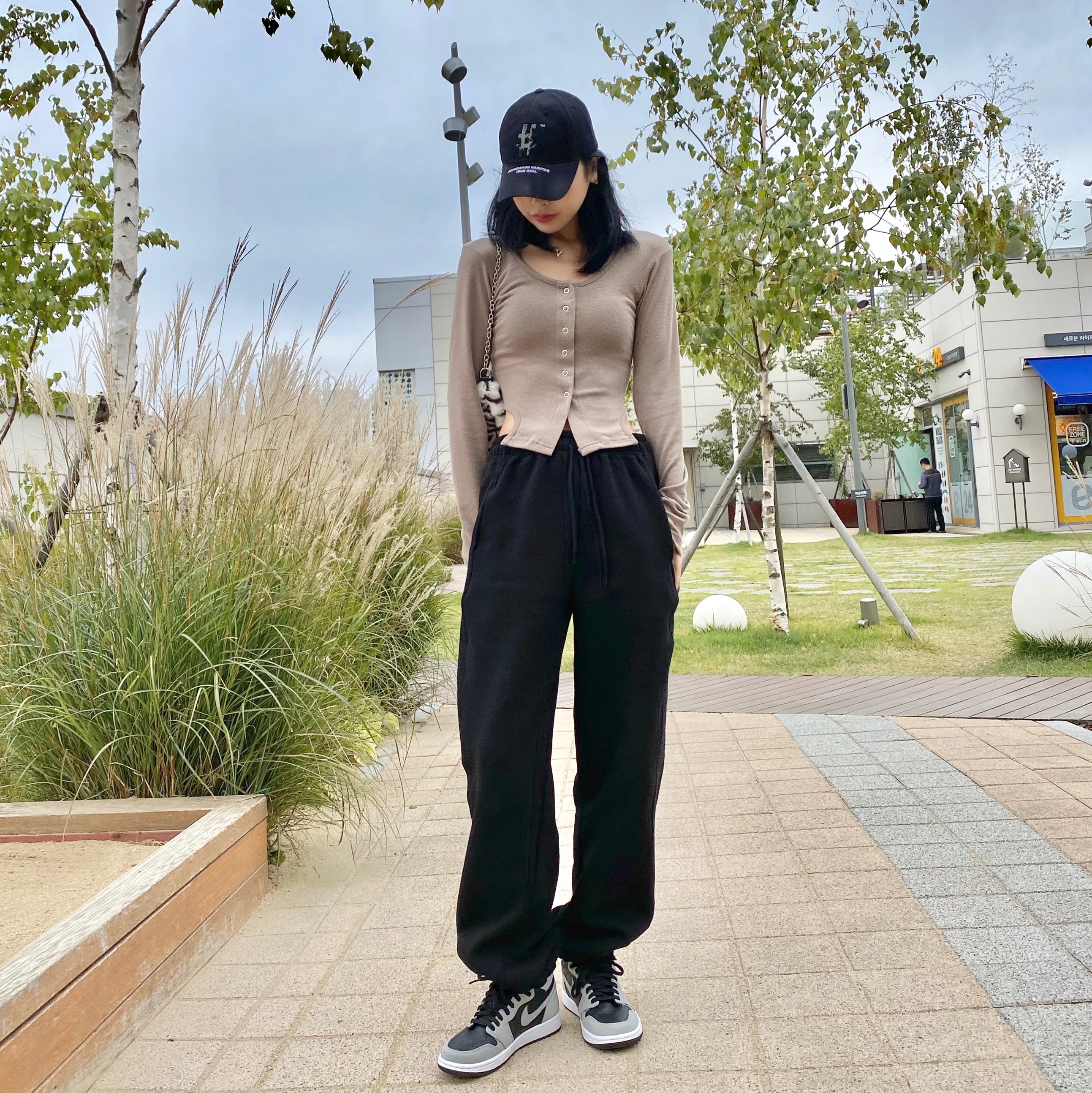 Jordan 1 Retro High OG Shadow 2.0 착용 스타일 - 1