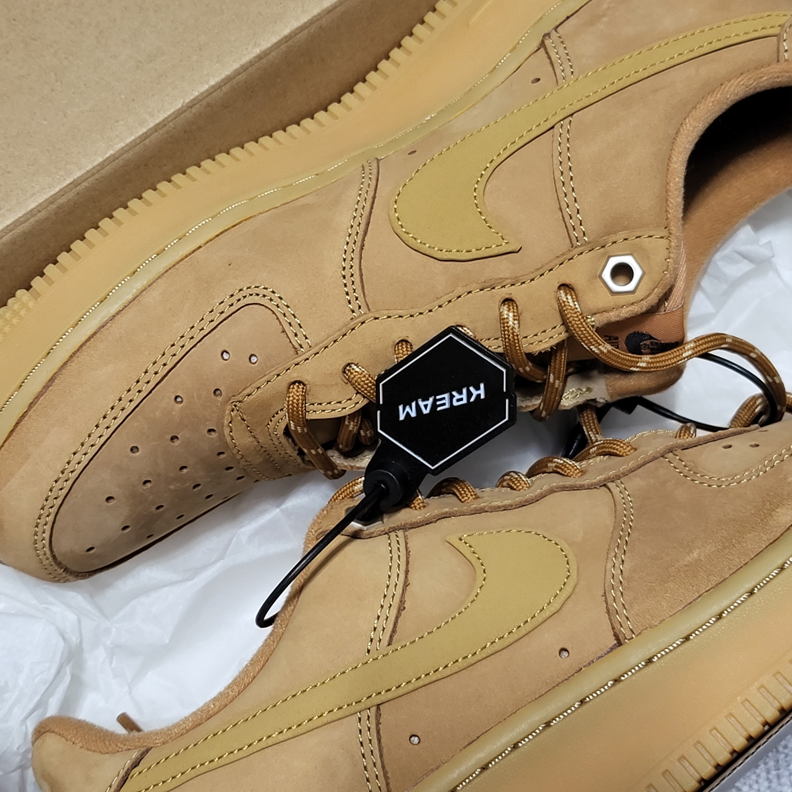 Nike Air Force 1 '07 WB Flax 착용 스타일