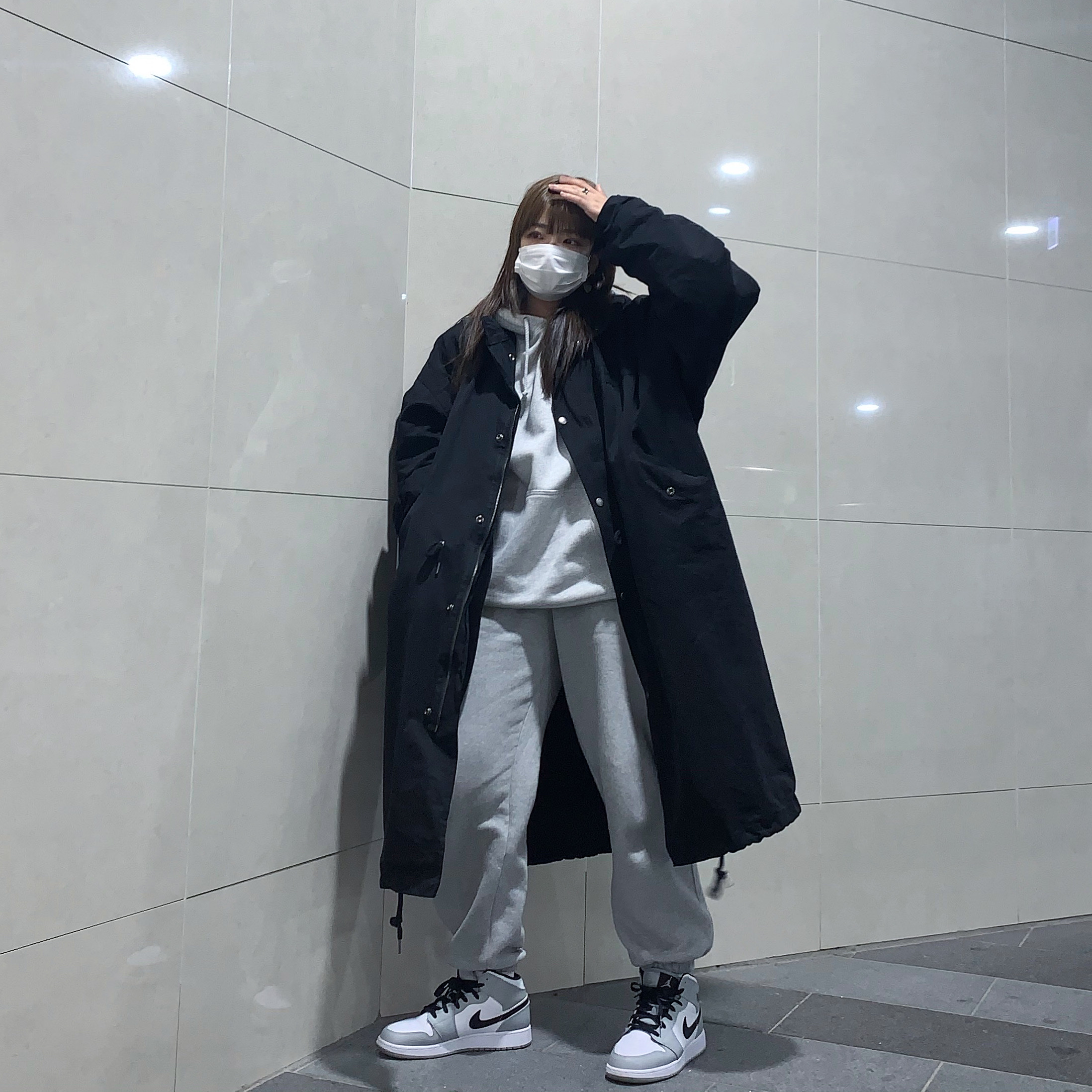 Jordan 1 Mid Light Smoke Grey 착용 스타일