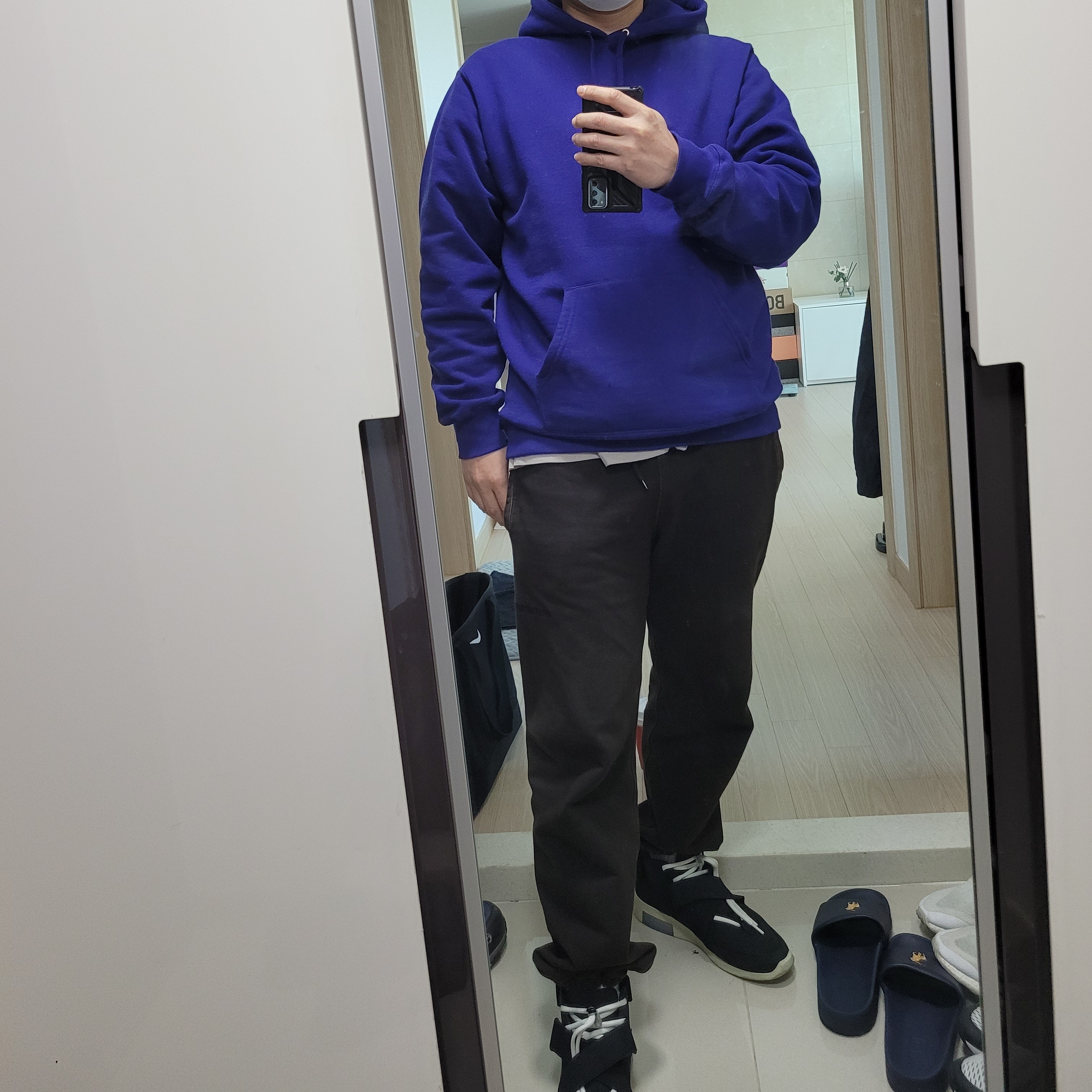 Supreme Digital Logo Hooded Sweatshirt Dark Royal - 20SS, Nike x Fear of God Air Fear of God Raid Black 착용 스타일
