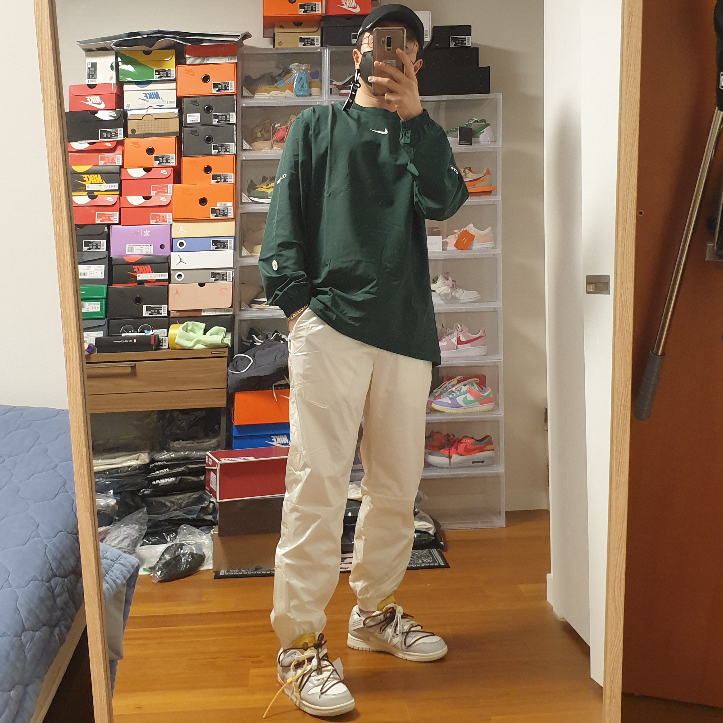 Nike x Drake Nocta Golf Crewneck Top Green - US/EU, Nike x Drake Nocta Golf Pants Sail - Asia 착용 스타일