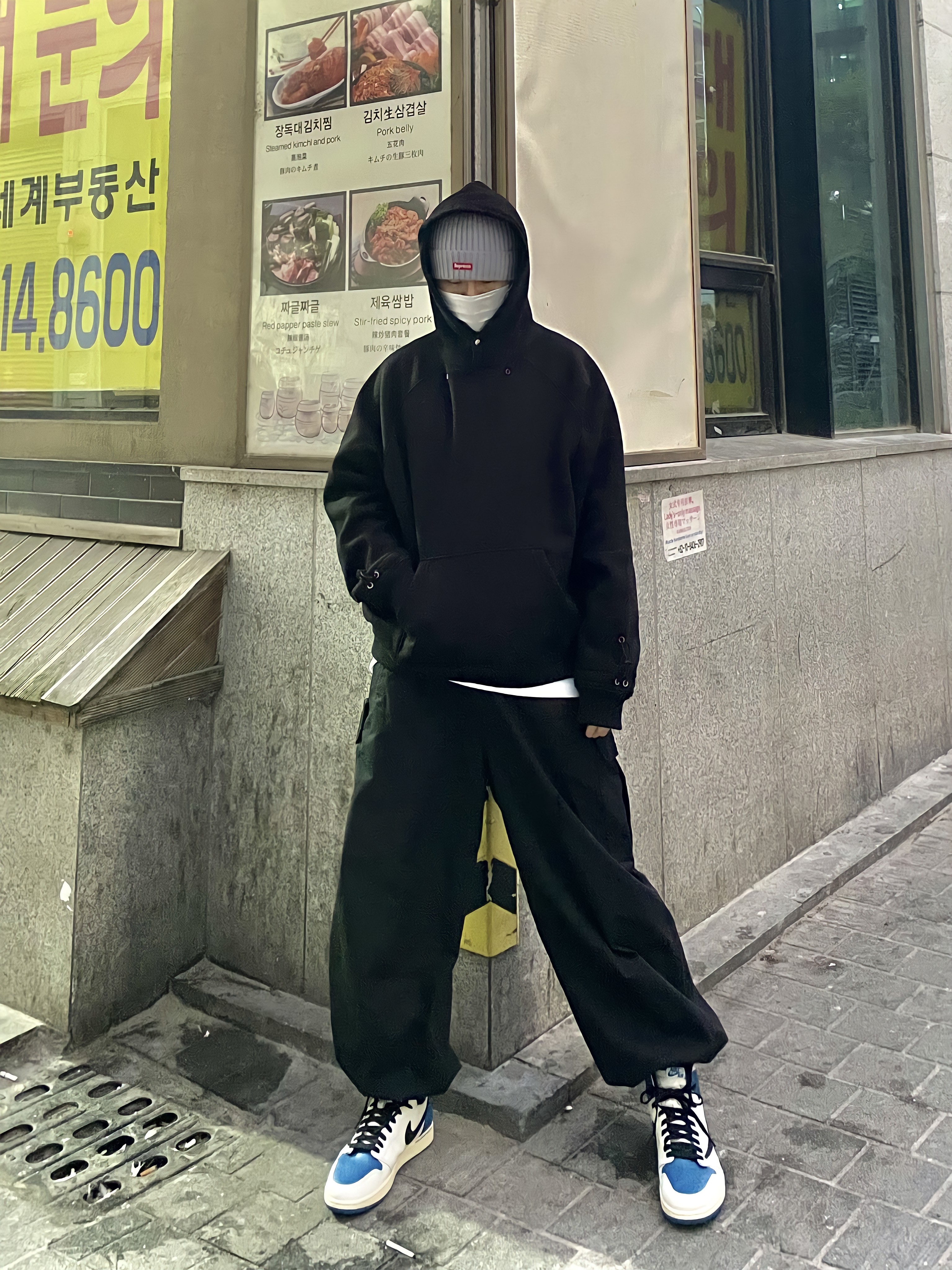 Jordan 1 x Travis Scott x Fragment Retro High OG SP Military Blue, Supreme Overdyed Beanie Grey - 21SS 착용 스타일