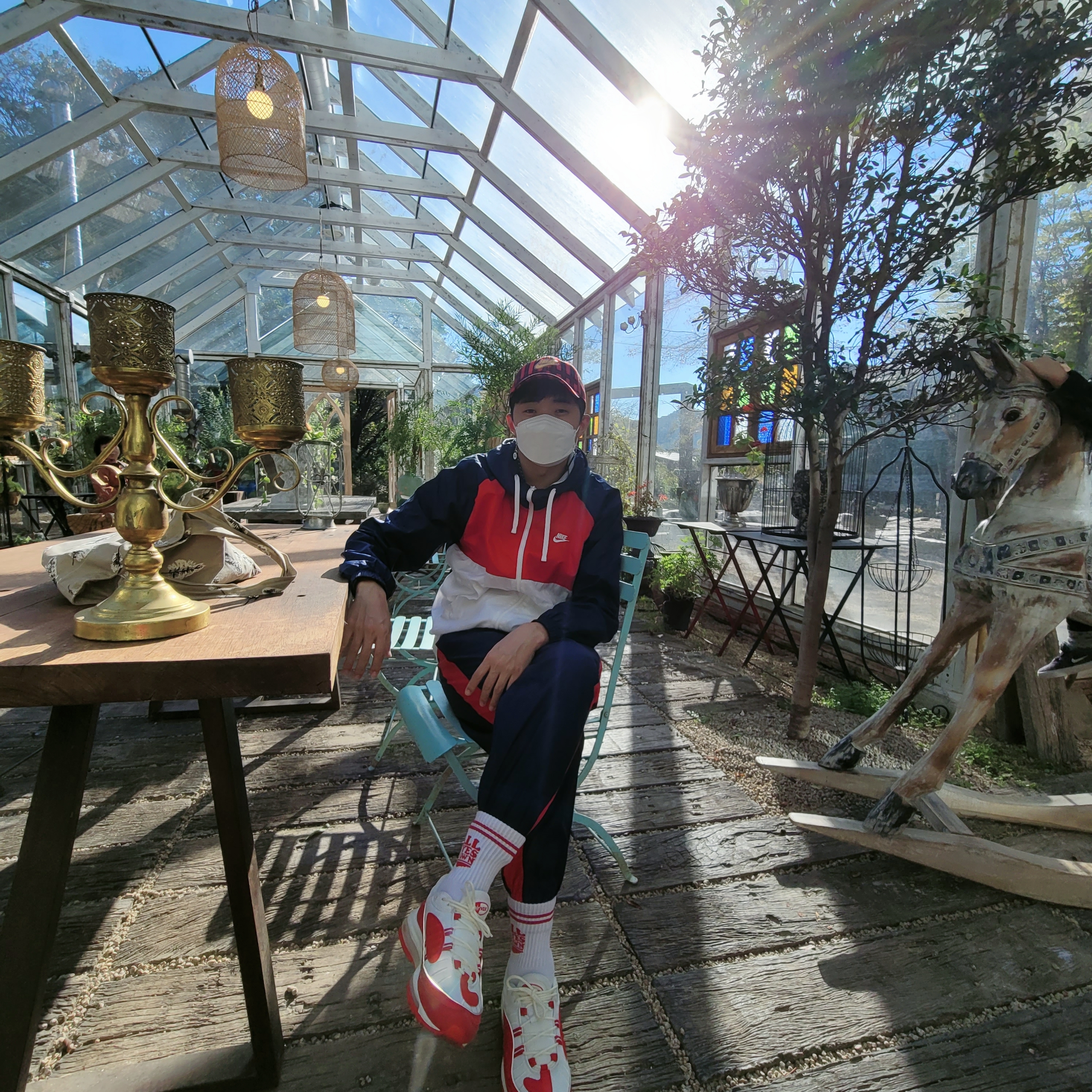 Nike Air Max 98 University Red White 착용 스타일