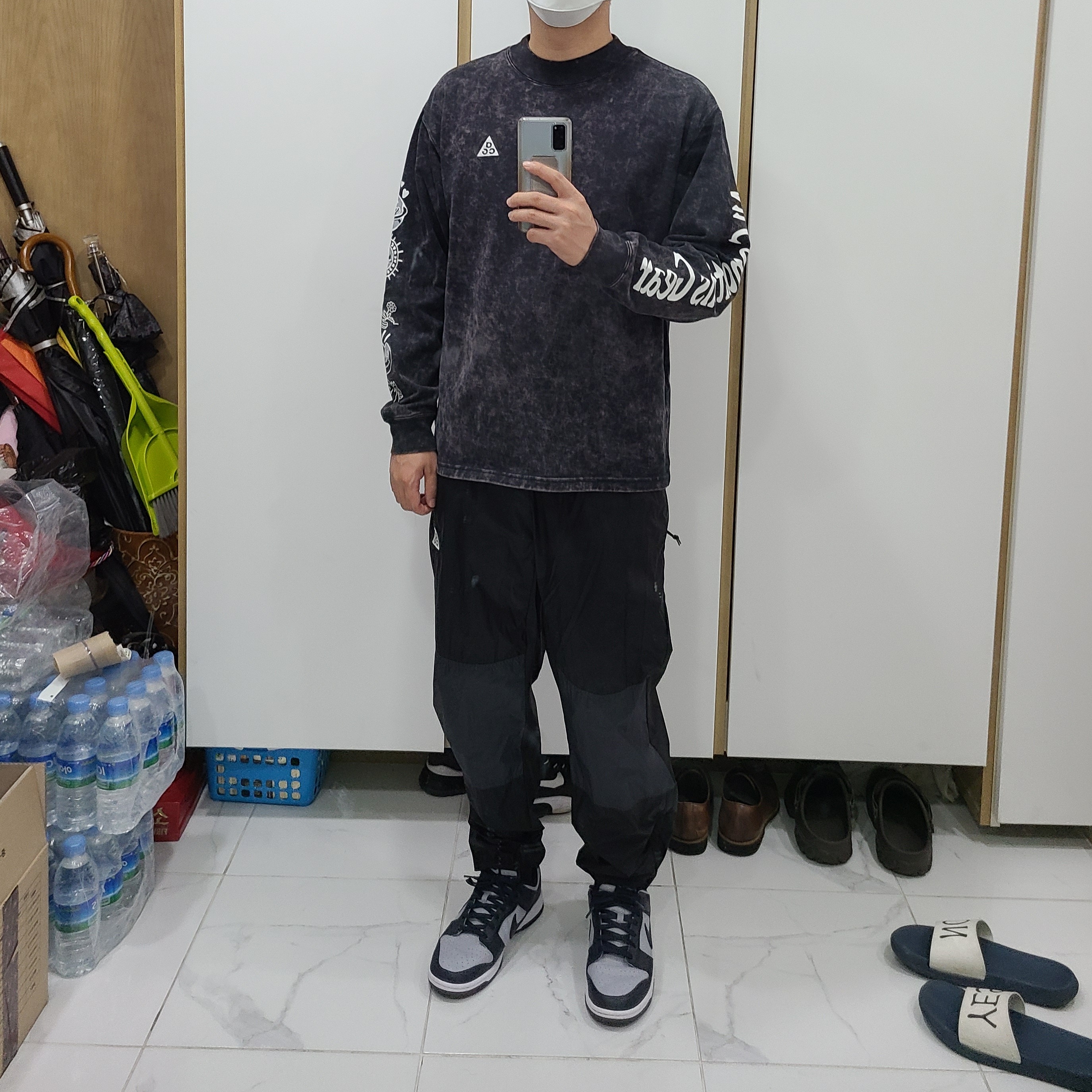 Nike Dunk Low Retro Championship Grey, Nike ACG Watchman Peak Pants Blue Void - Asia 착용 스타일 - 2