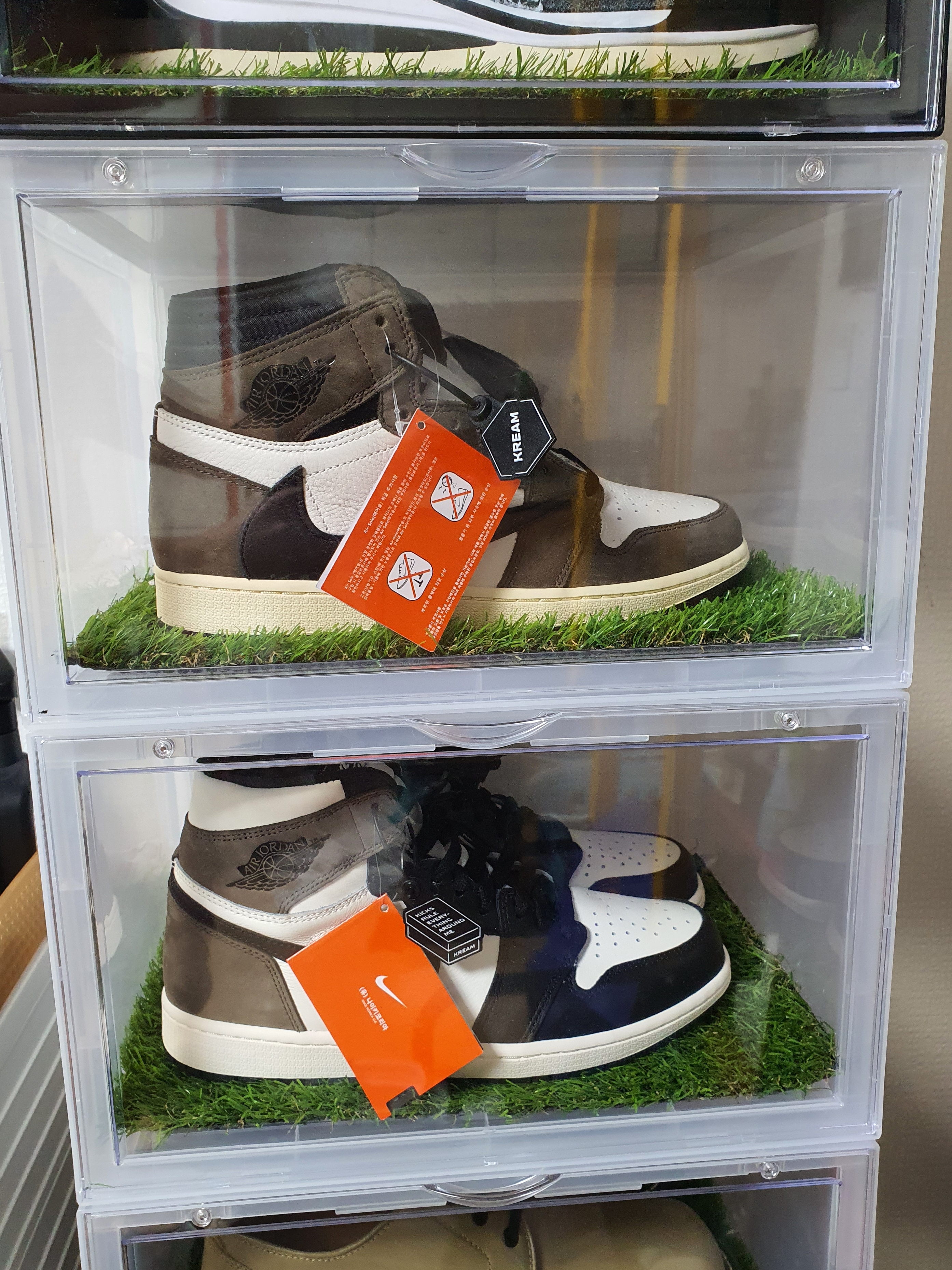 Nike x Sacai VaporWaffle Black White, Jordan 1 x Travis Scott Retro High OG SP Mocha 착용 스타일