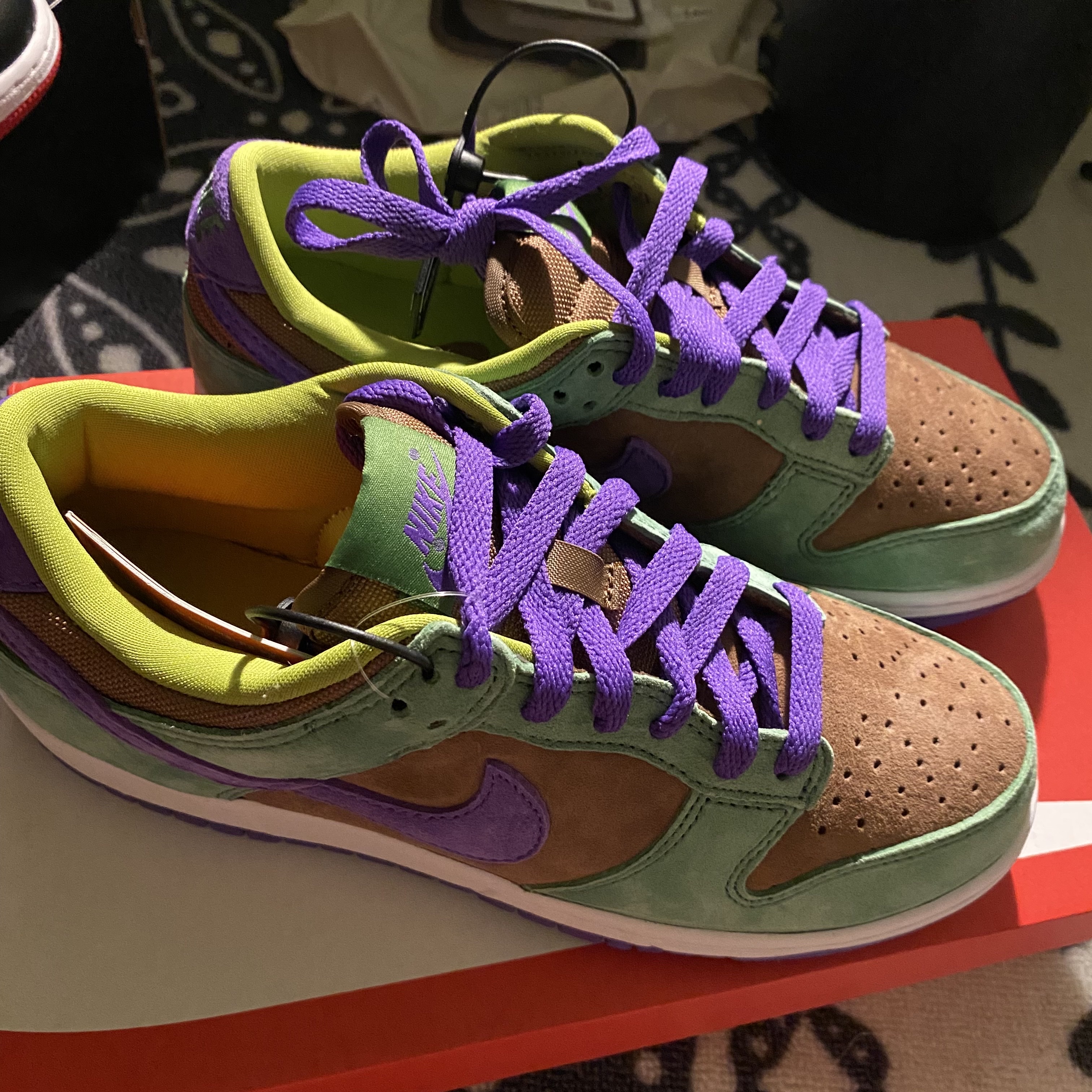 (GS) Jordan 1 Mid Very Berry , Nike Dunk Low SP Veneer 착용 스타일 - 2