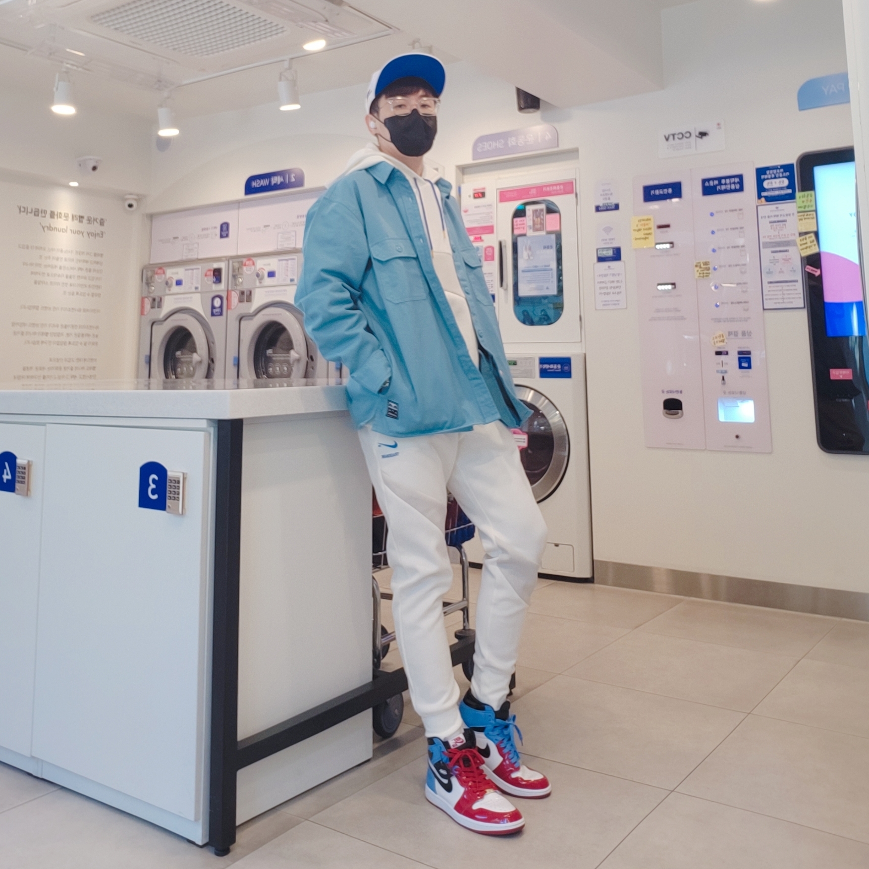 Jordan 1 Retro High Fearless UNC Chicago, IAB Studio x Obey Bold Shirt Jacket Blue 착용 스타일