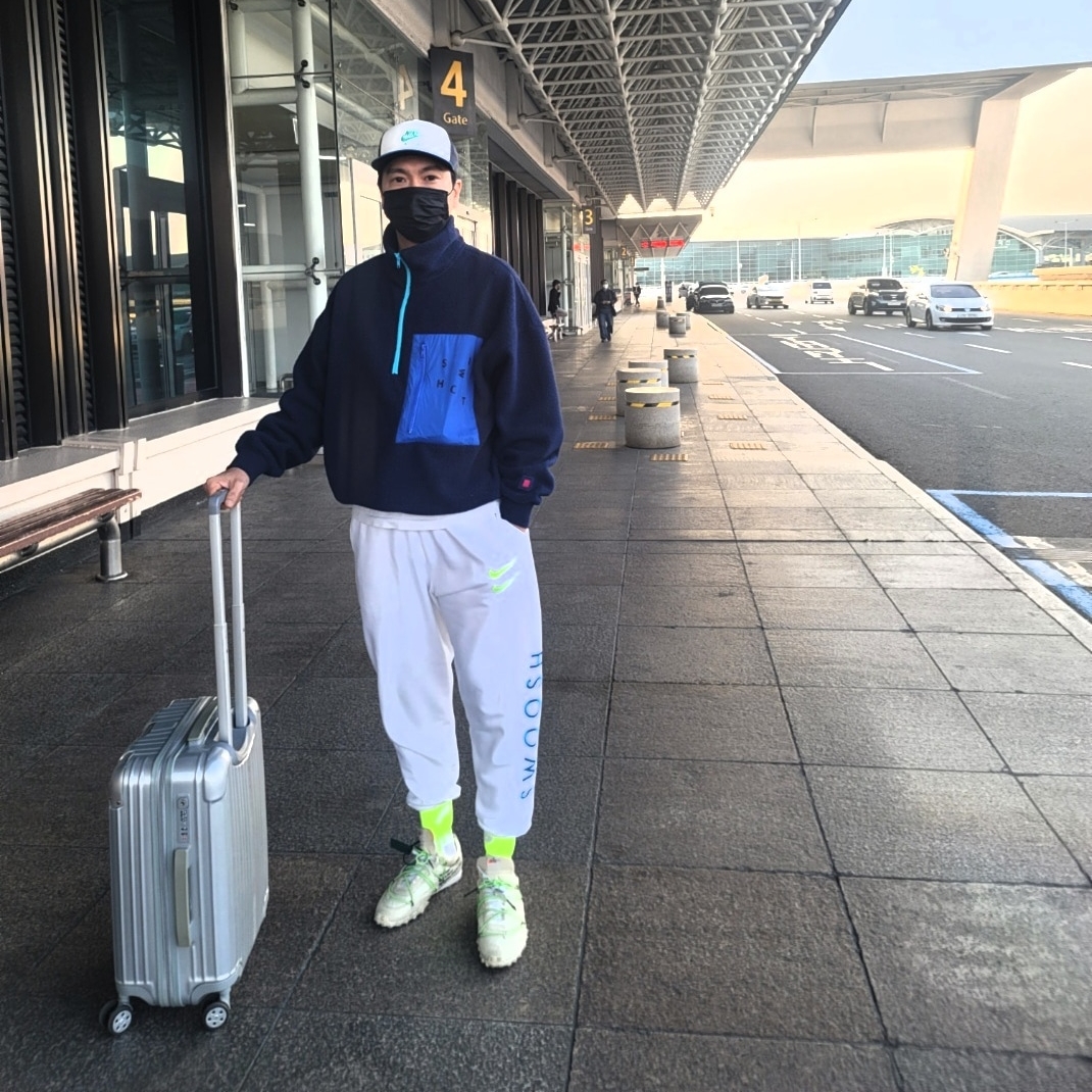 (W) Nike x Off-White Waffle Racer White 착용 스타일