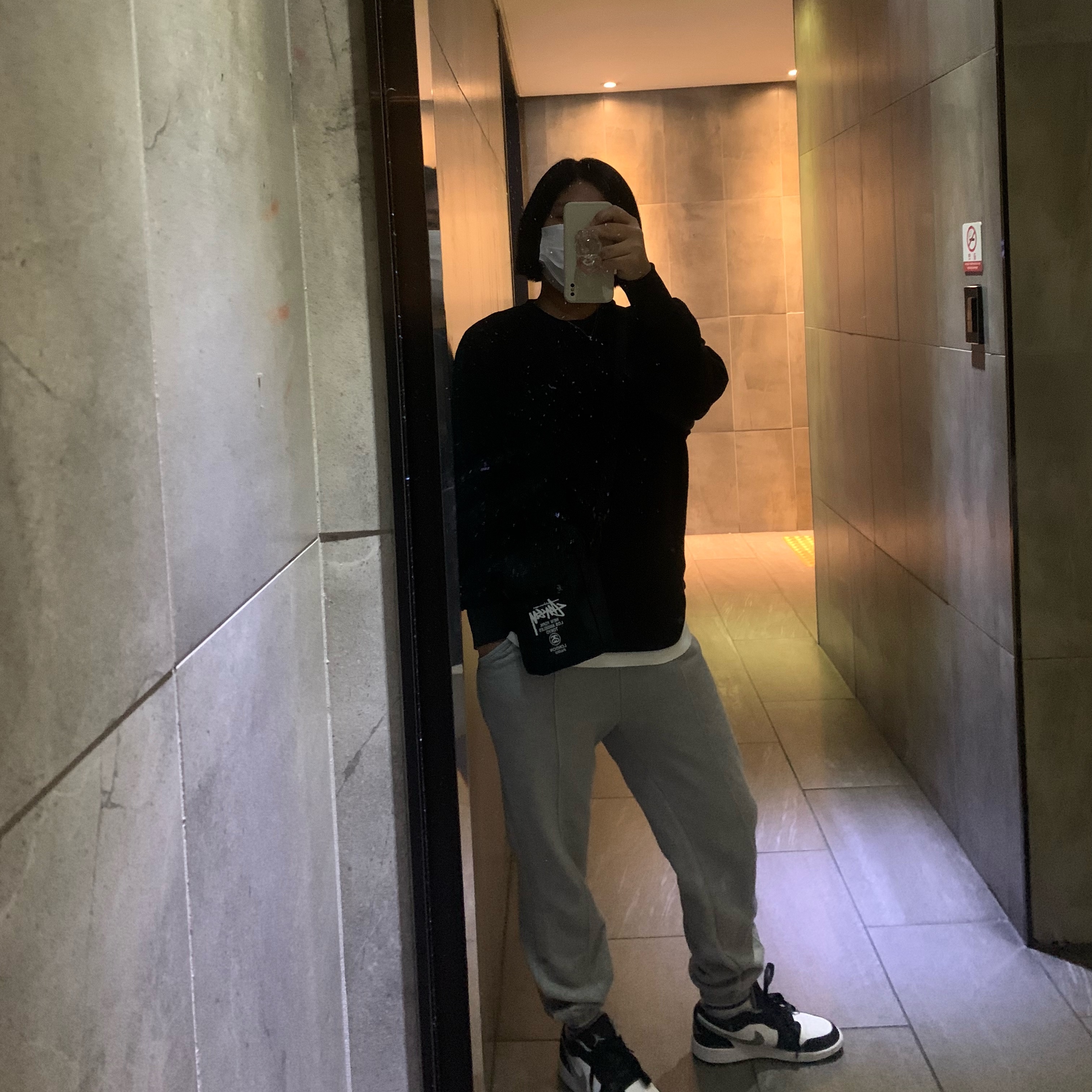 (GS) Jordan 1 Low Black Particle Grey 착용 스타일