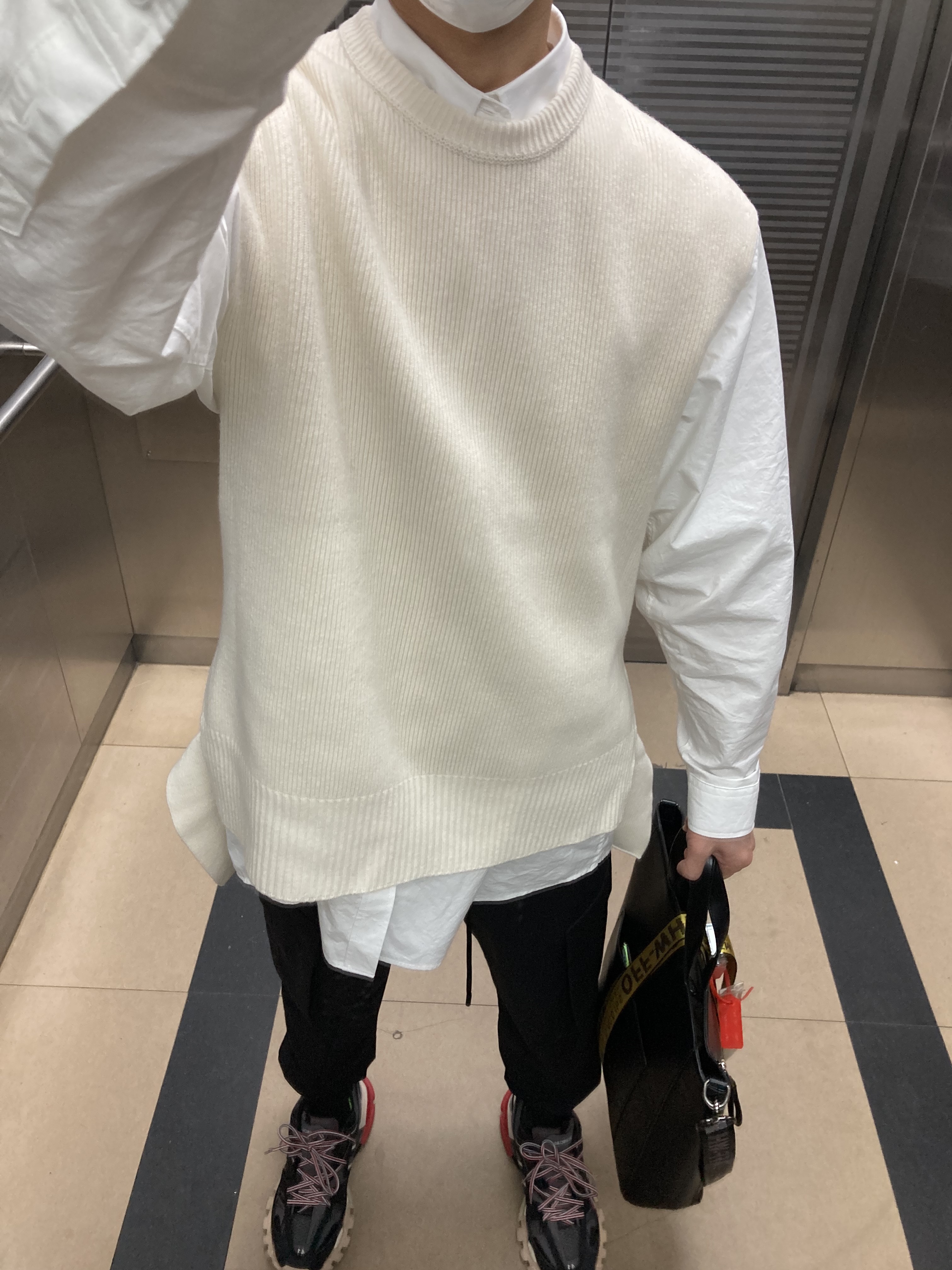 Balenciaga Track Sneakers Black Red 2019 착용 스타일