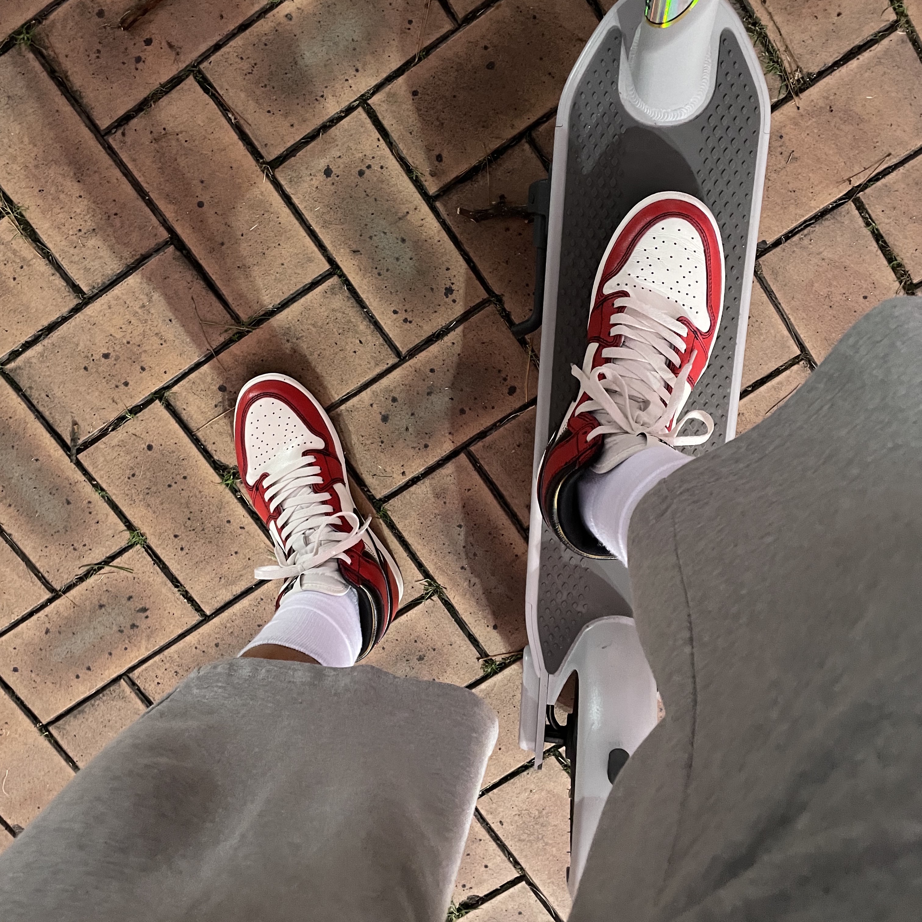 Jordan 1 Retro High OG Defiant SB LA to Chicago, Nike x Matthew M Williams NRG Socks White 착용 스타일 - 1