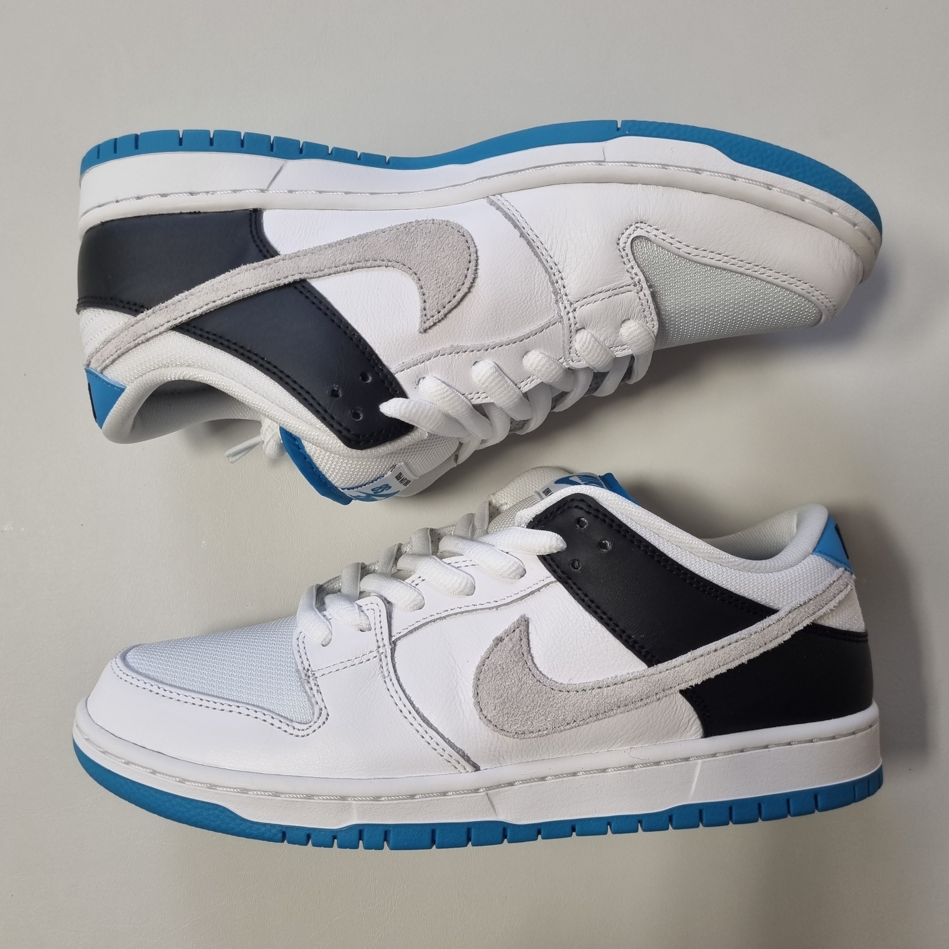 Nike SB Dunk Low Pro Laser Blue 착용 스타일 - 3