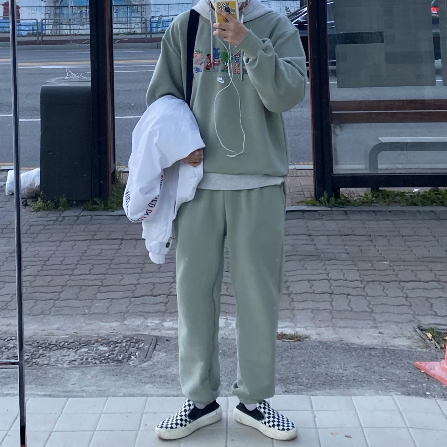 Vans Checkerboard Comfycush One Black 착용 스타일
