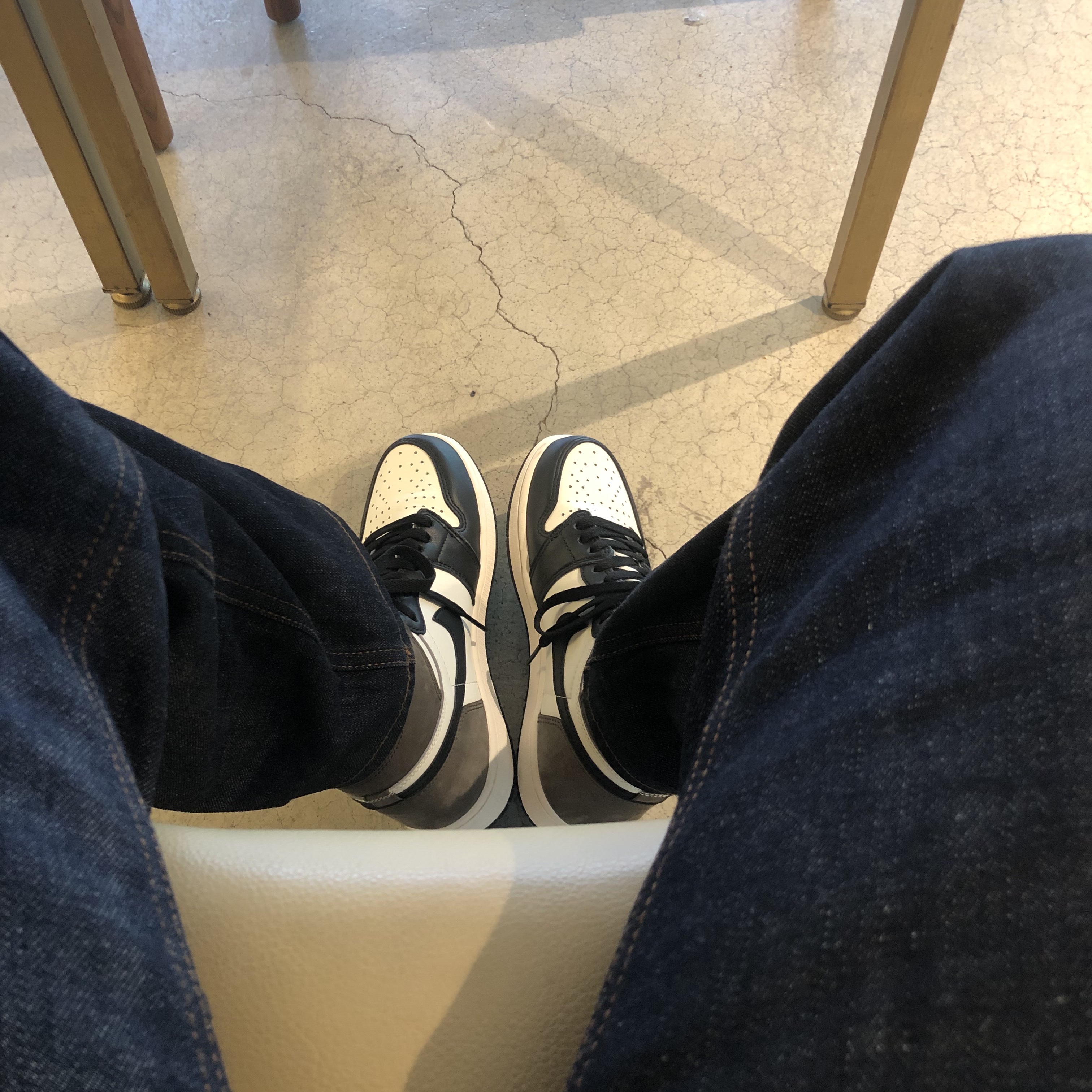 Jordan 1 Retro High OG Black Mocha 착용 스타일 - 1