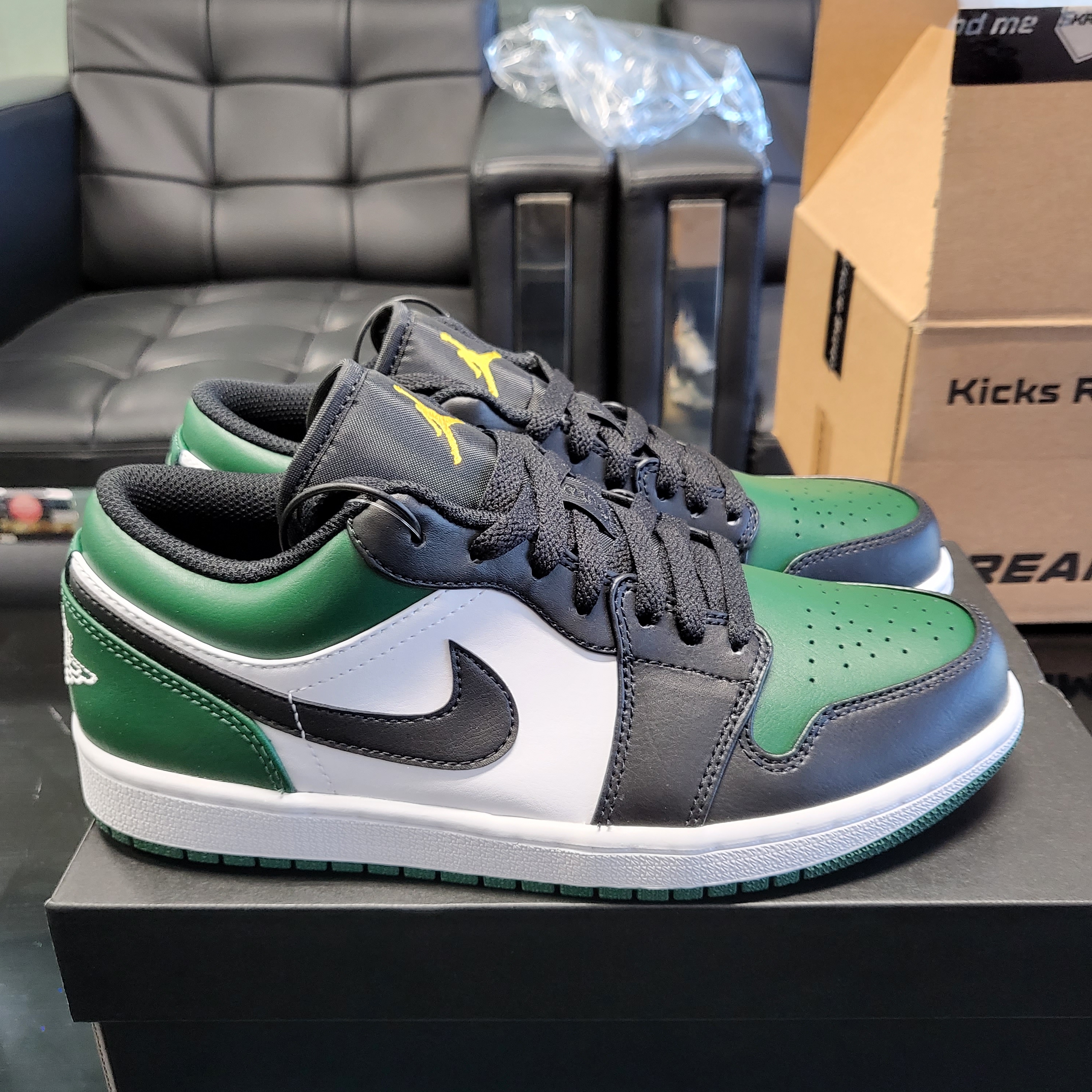 Jordan 1 Low Green Toe 착용 스타일 - 4