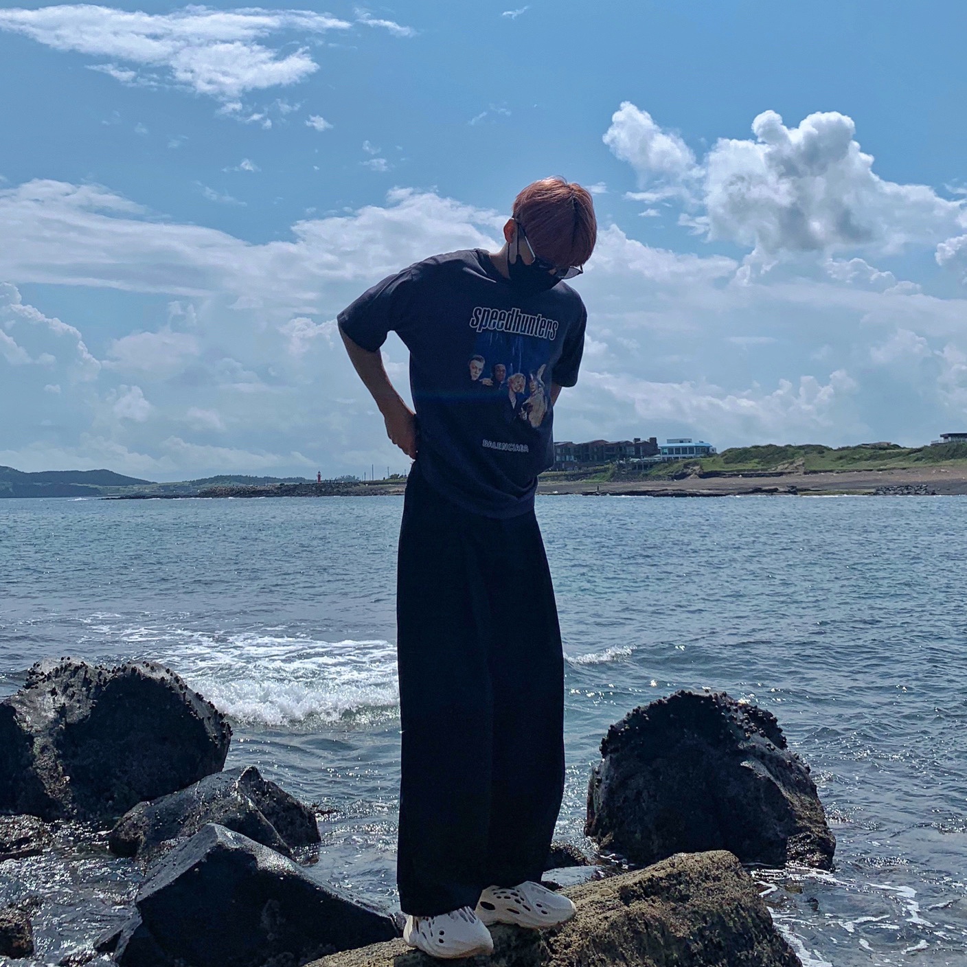 Adidas Yeezy Foam RNNR Sand 착용 스타일