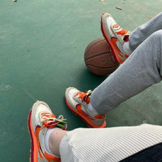 Nike x Sacai x Clot LDWaffle Orange Blaze 착용 스타일 - 4