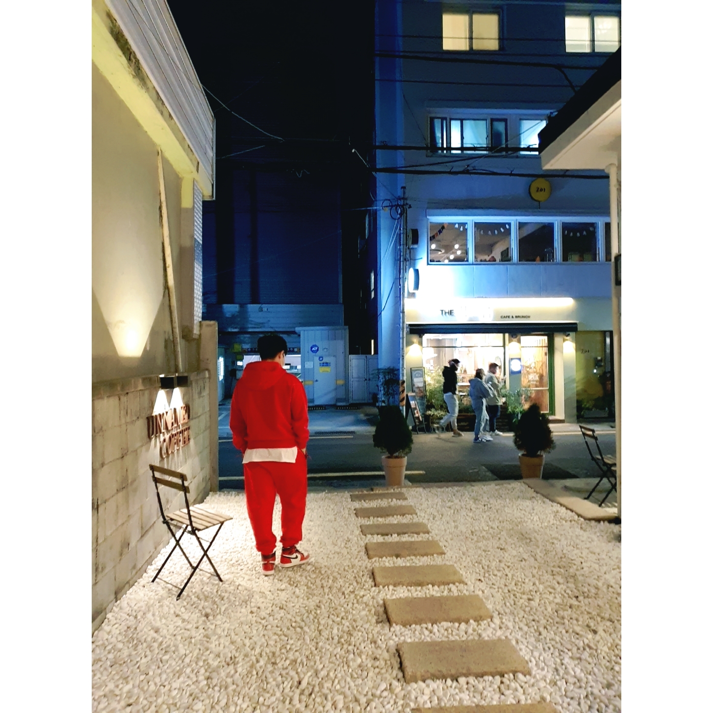 Nike M NRG Hoodie University Red, Jordan 1 Retro High OG Defiant SB LA to Chicago 착용 스타일