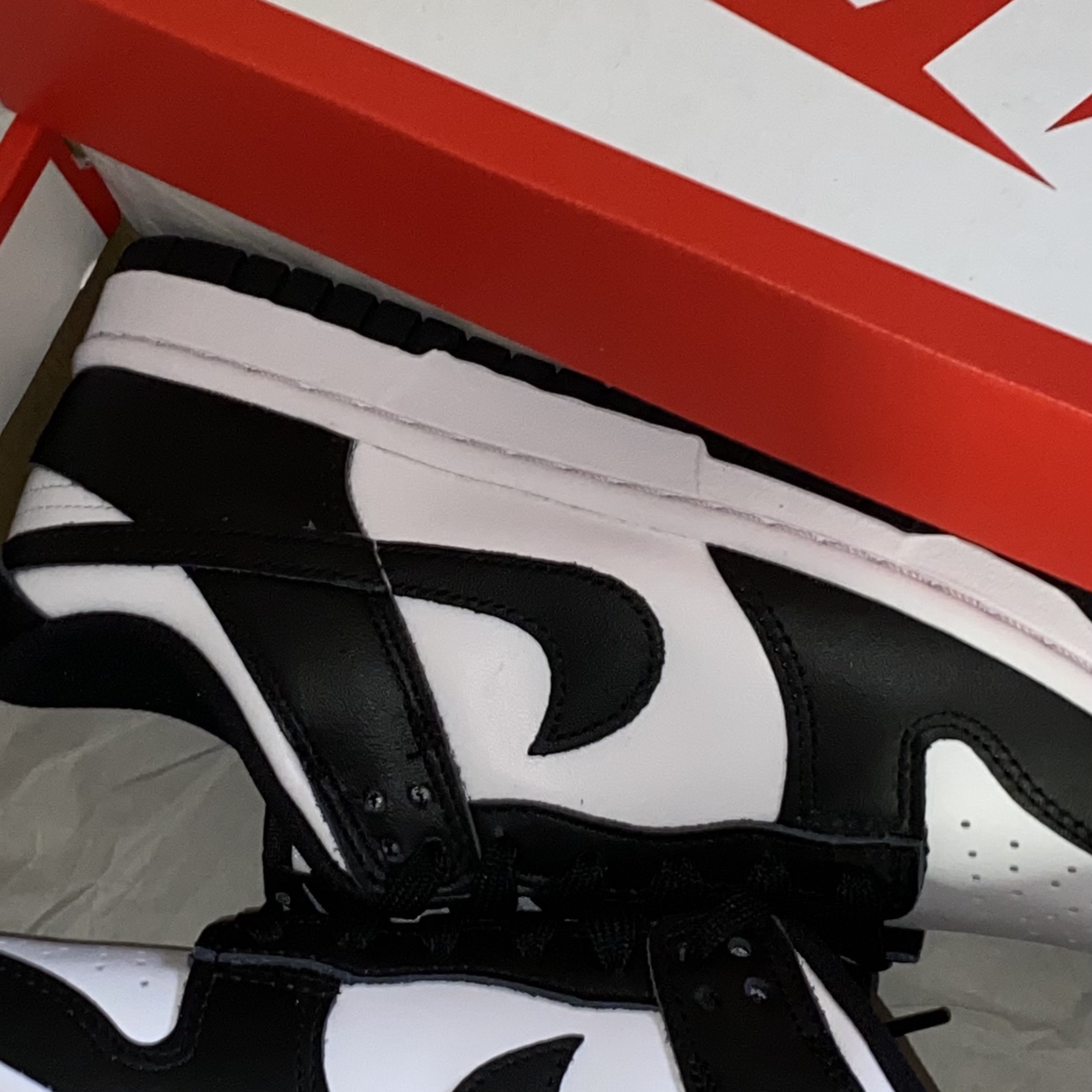 (W) Nike Dunk Low Black, Nike Dunk Low Retro Black 착용 스타일 - 2