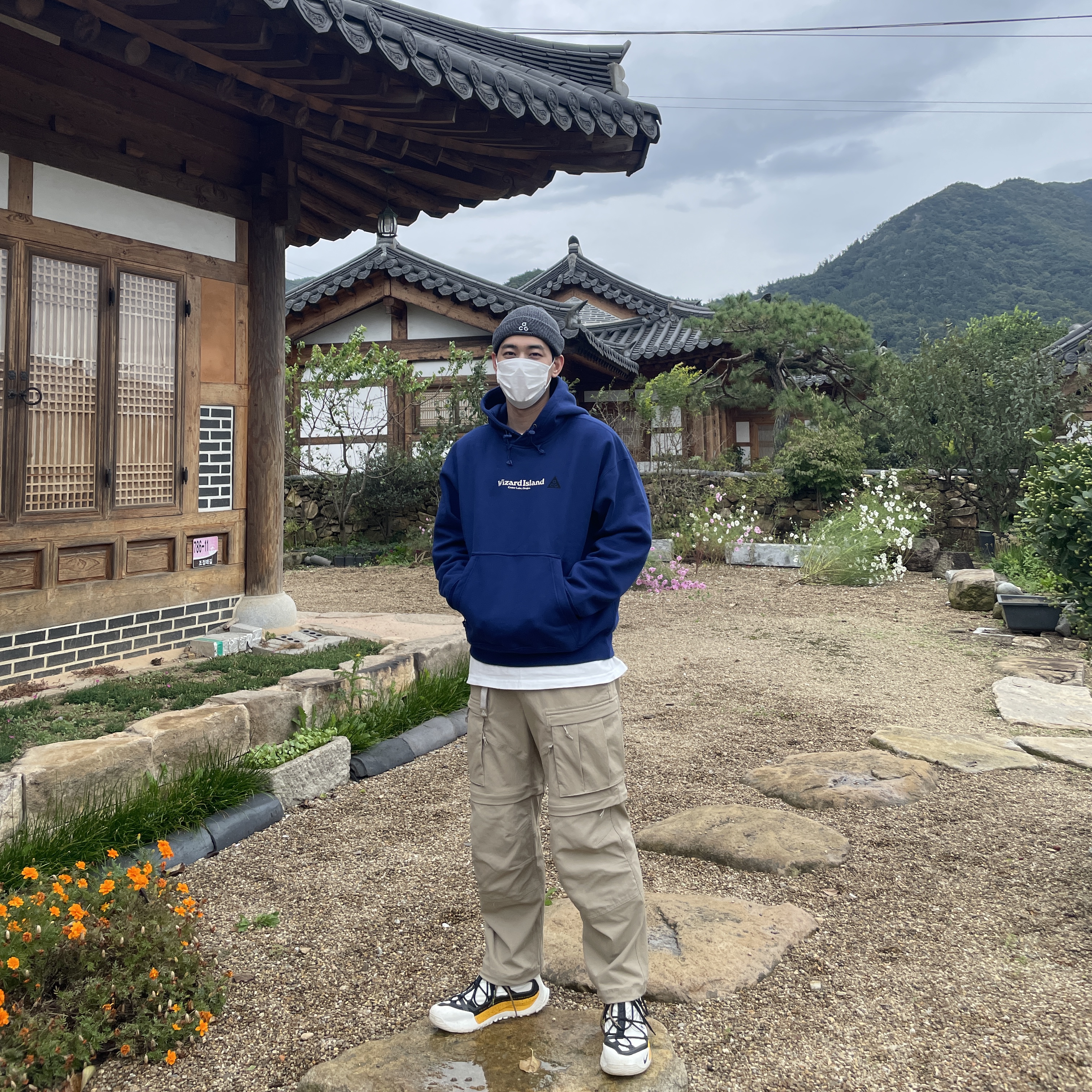 Nike ACG Terra Antarktik Gore-Tex Summit White, Nike NRG ACG Hoodie Wizard Blue Void - Asia 착용 스타일