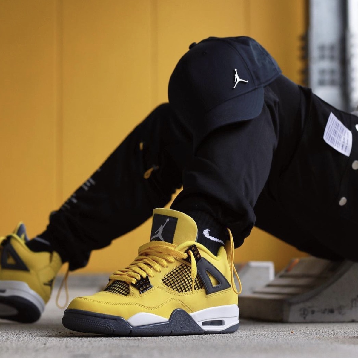 Jordan 4 Retro Tour Yellow 착용 스타일 - 4