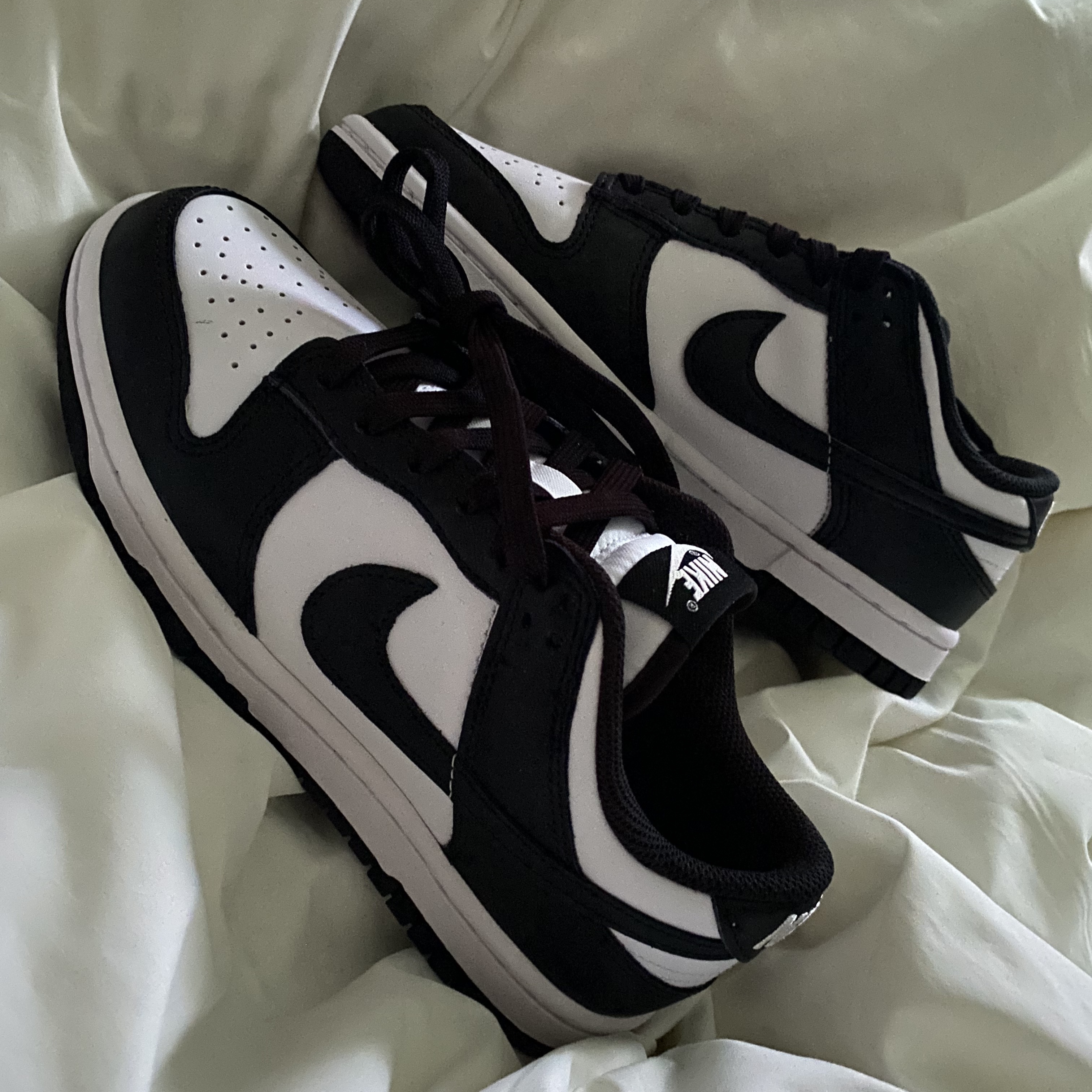(W) Nike Dunk Low Black 착용 스타일