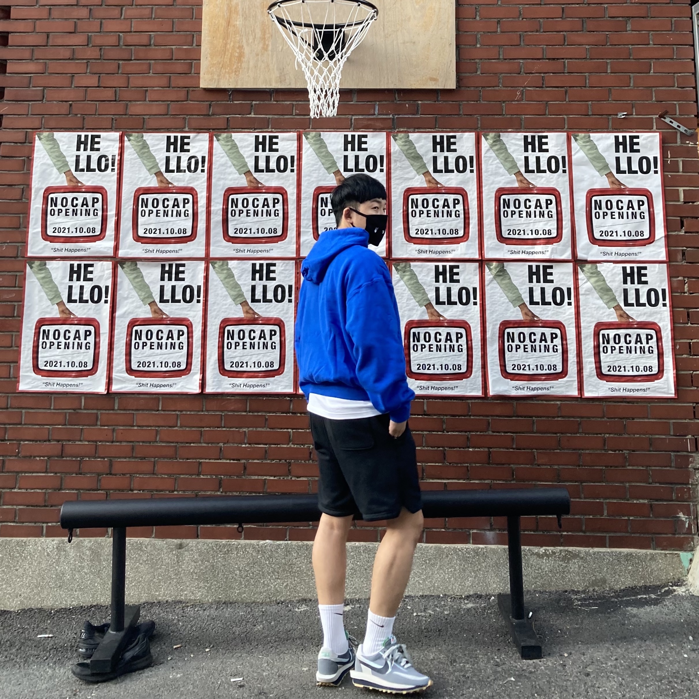 Yeezy Gap Hoodie Blue, Nike x Sacai x Clot LDWaffle Cool Grey 착용 스타일 - 3