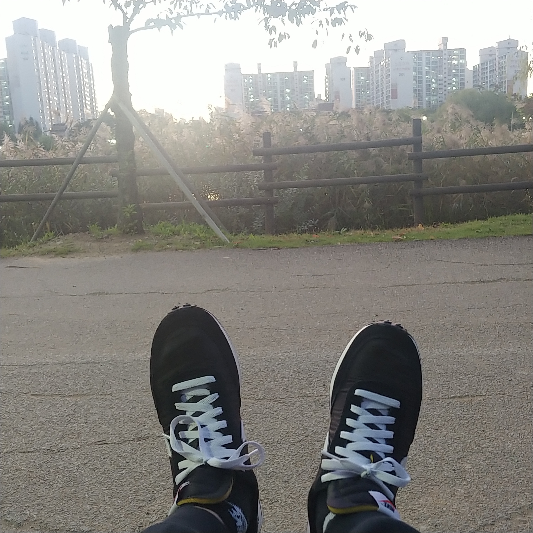 Nike Air Tailwind 79 Black White 착용 스타일 - 1