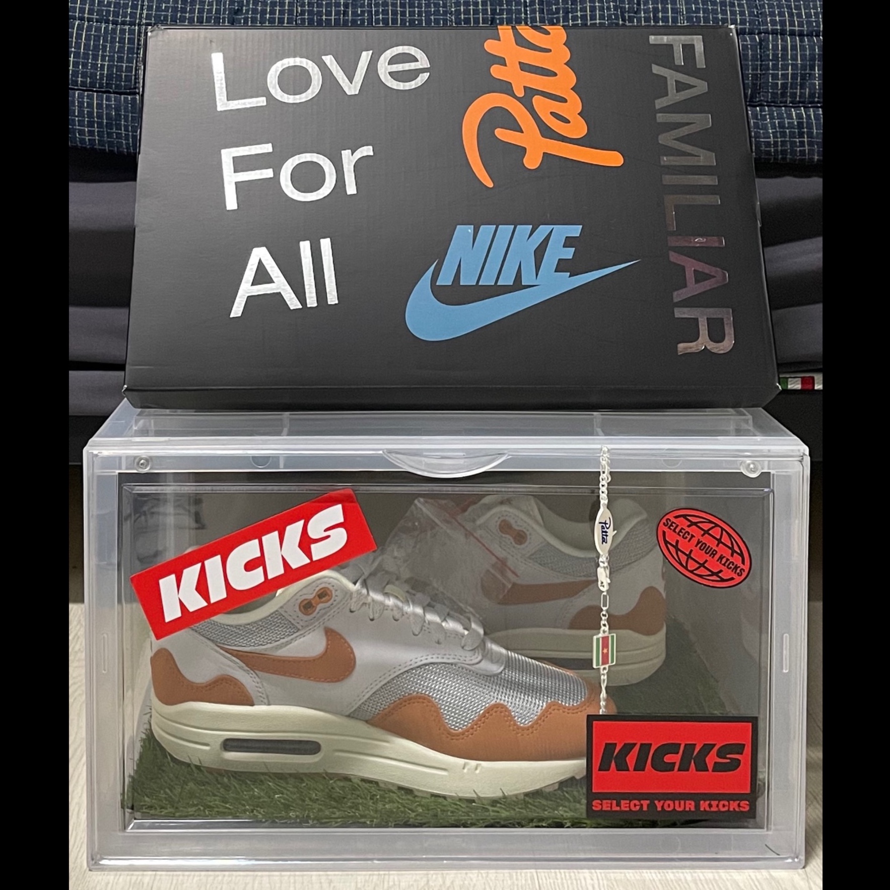 Nike x Patta Air Max 1 Monarch 착용 스타일