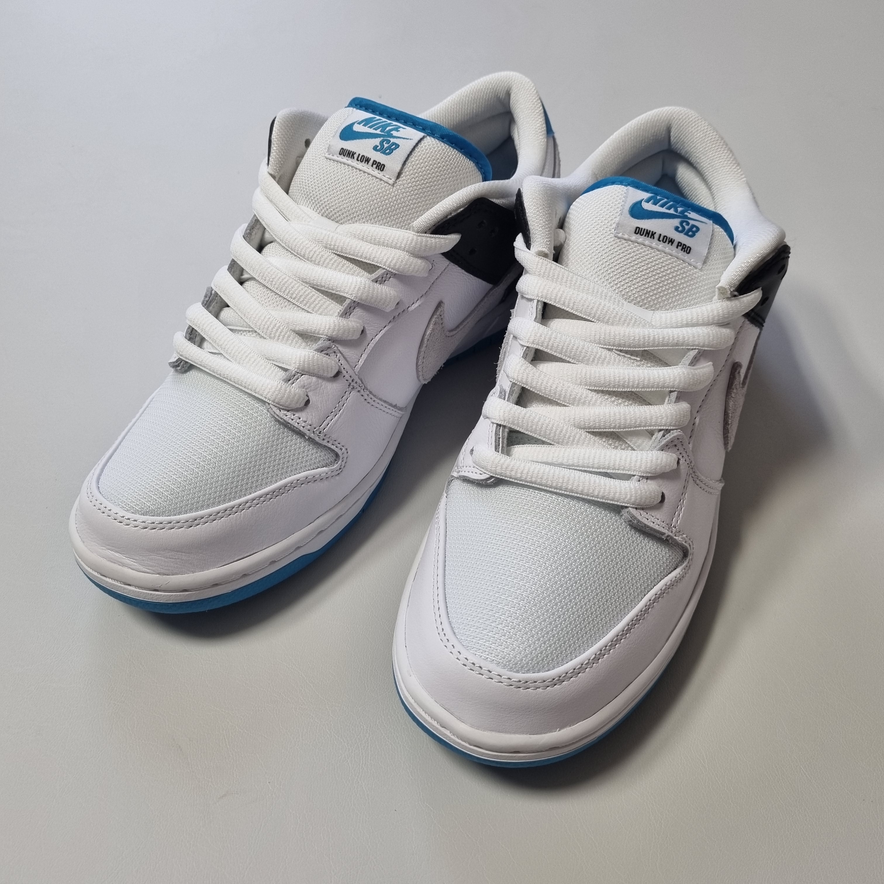 Nike SB Dunk Low Pro Laser Blue 착용 스타일 - 1