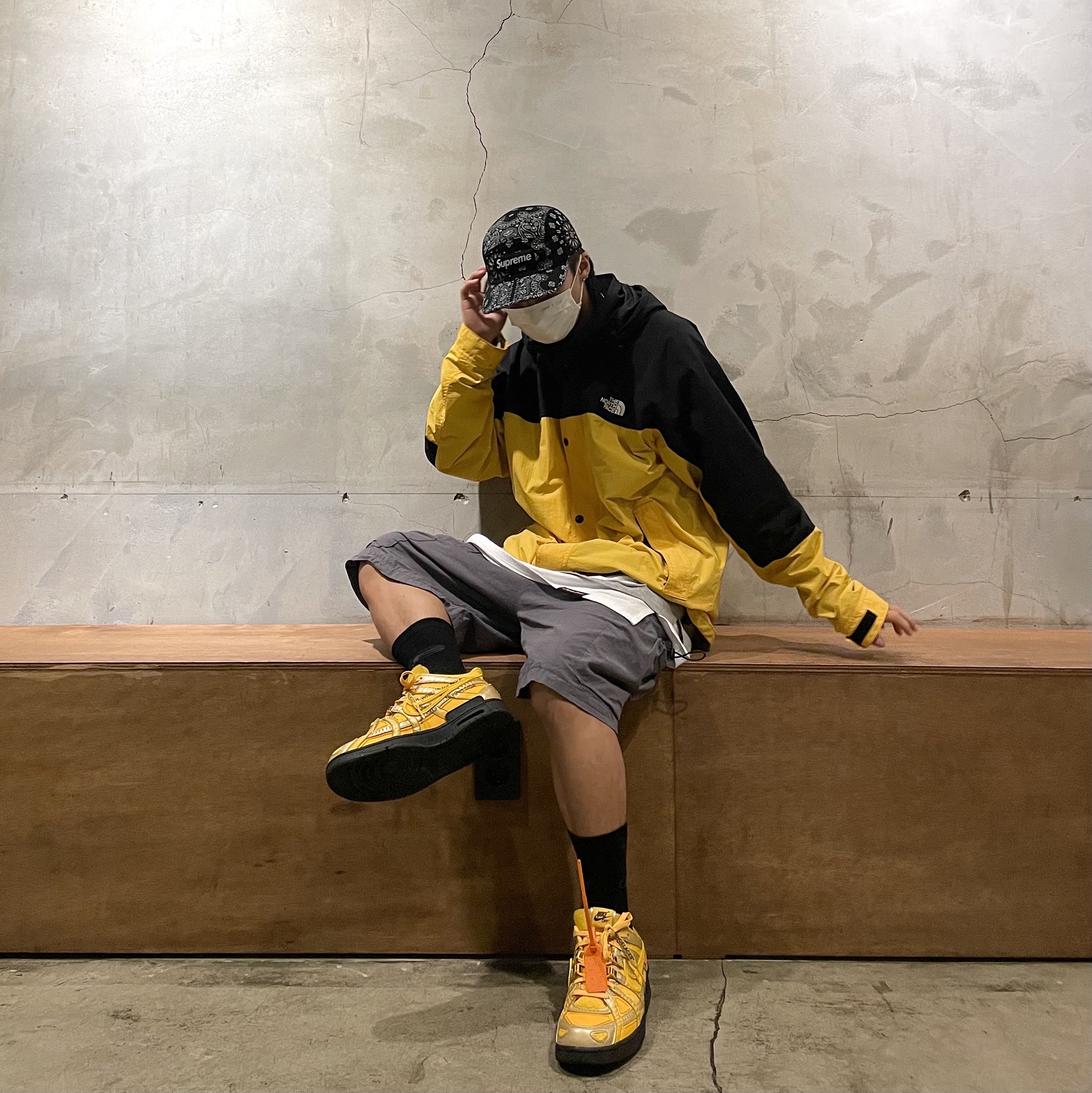Nike x Off-White Air Rubber Dunk University Gold, Supreme Bandana Camp Cap Black - 21SS 착용 스타일