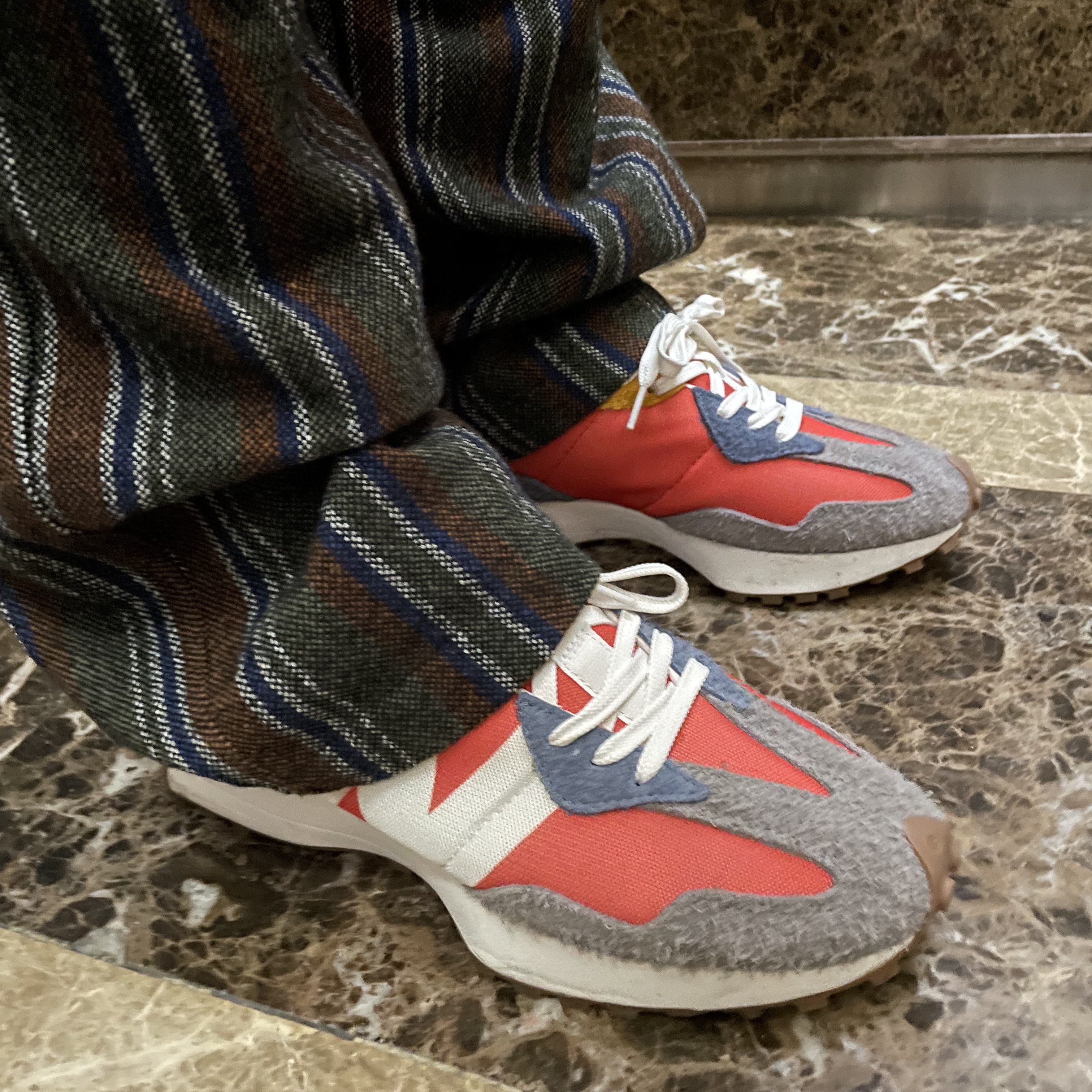 New Balance 327 Dark Blaze, Supreme Logo Stripe Jacquard Denim Camp Cap Blue - 20FW 착용 스타일 - 2
