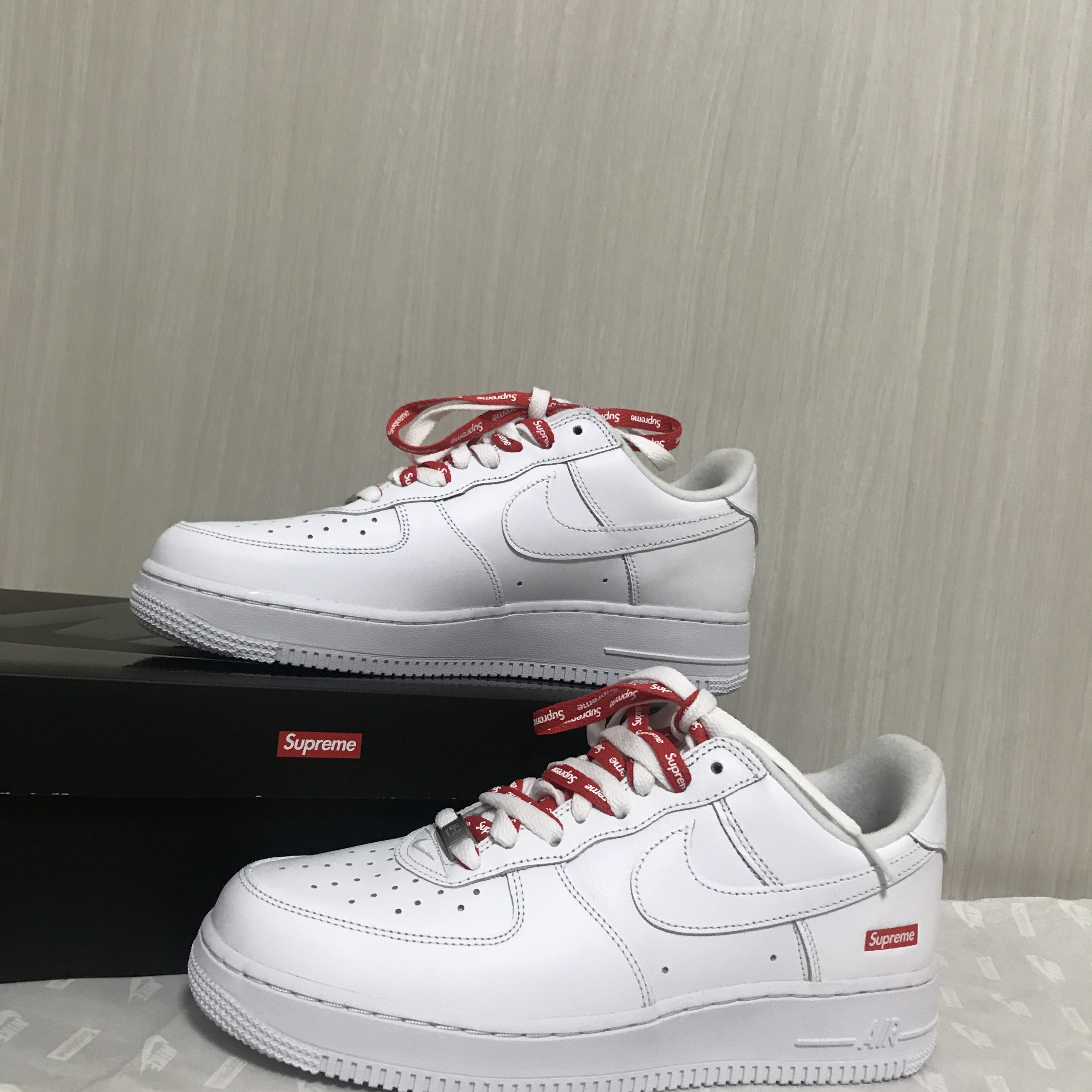 Nike x Supreme Air Force 1 Low White 착용 스타일 - 2