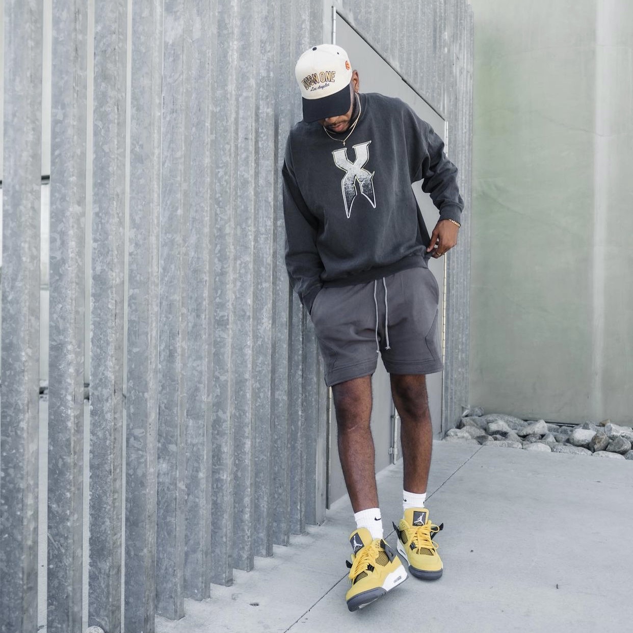 Jordan 4 Retro Tour Yellow 착용 스타일 - 3