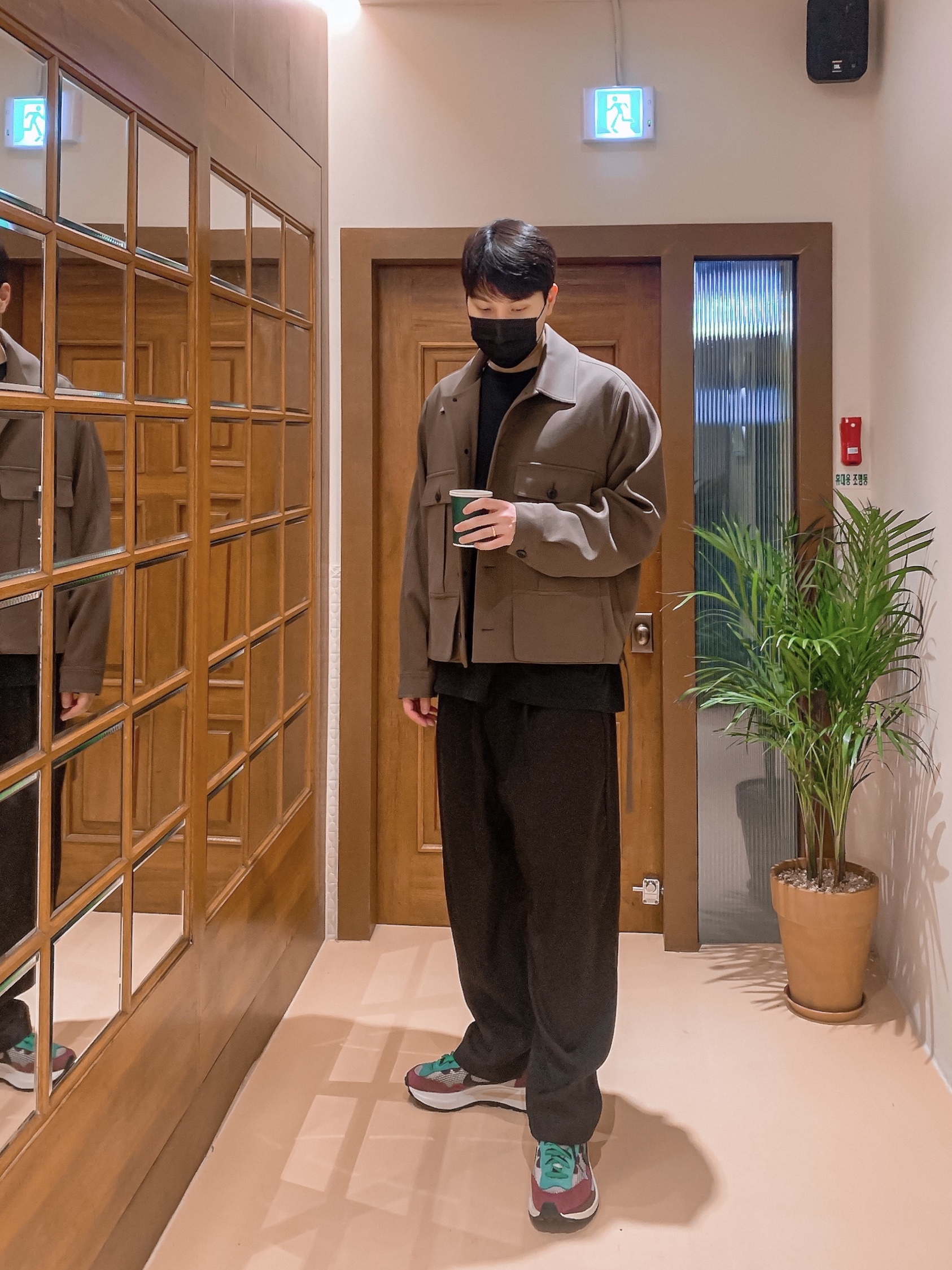Nike x Sacai VaporWaffle String & Black Villain Red 착용 스타일