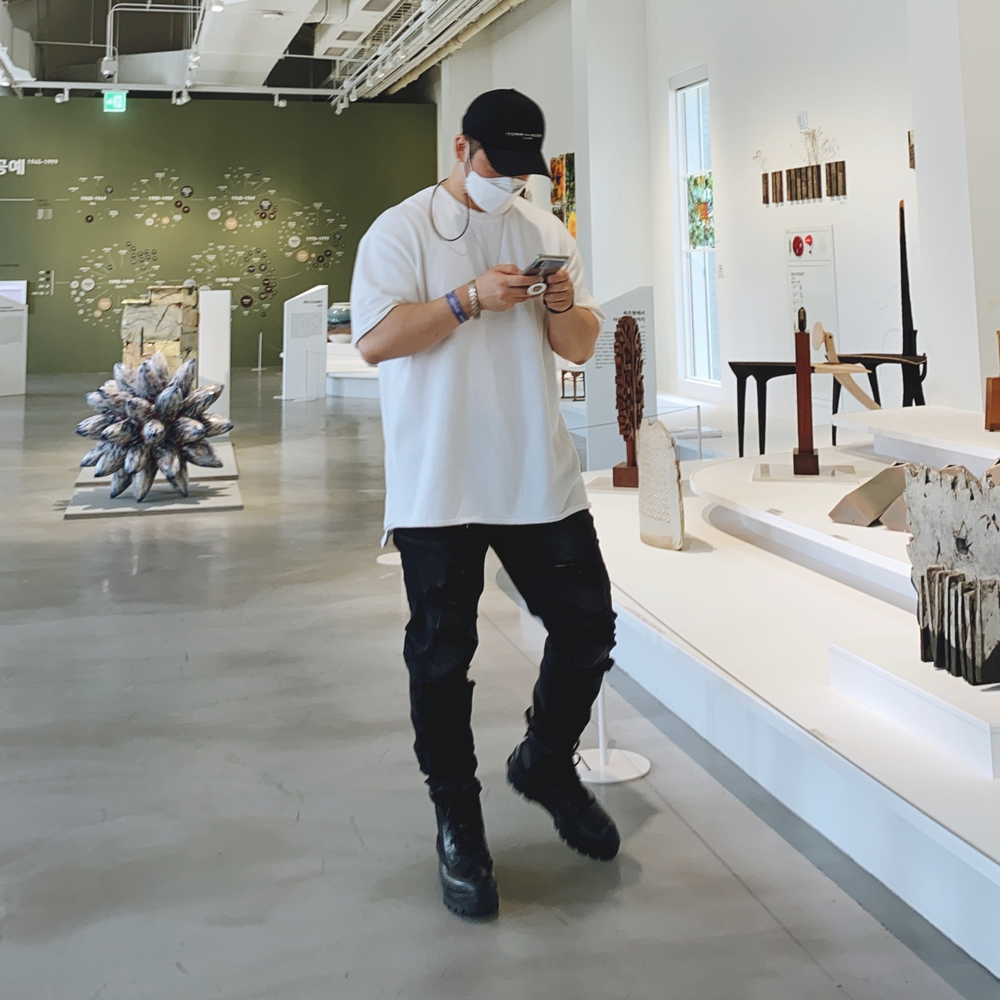 Converse x Ambush Chuck Taylor All Star Duck Boot Black 착용 스타일