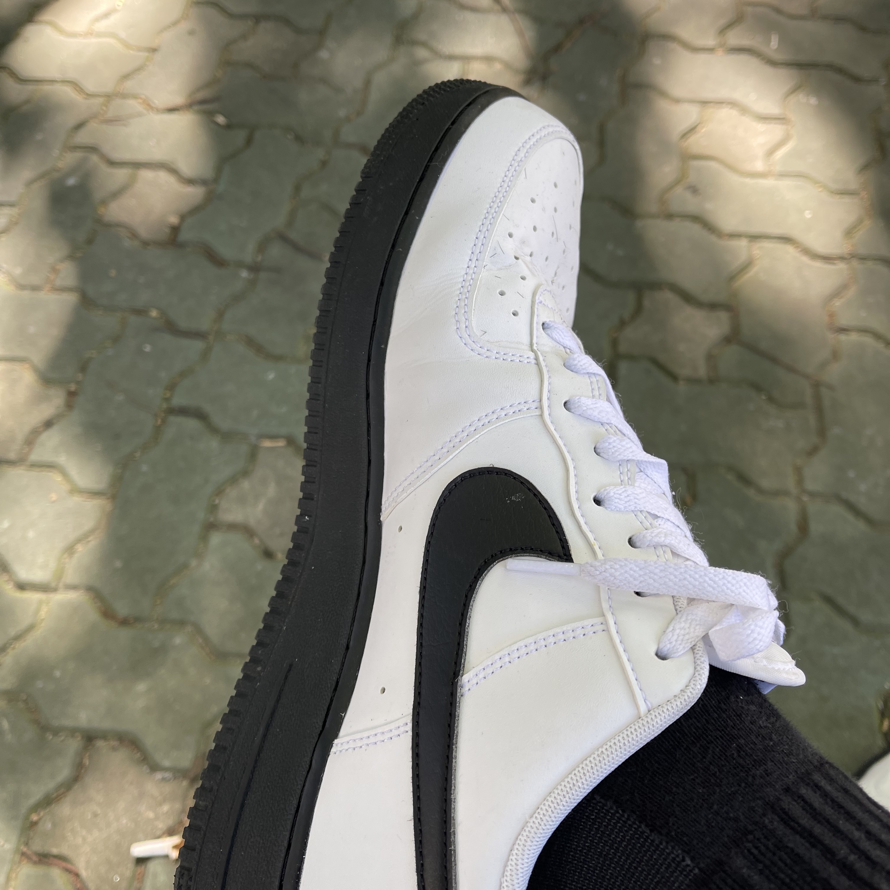 Nike Air Force 1 Low White Black Midsole 착용 스타일