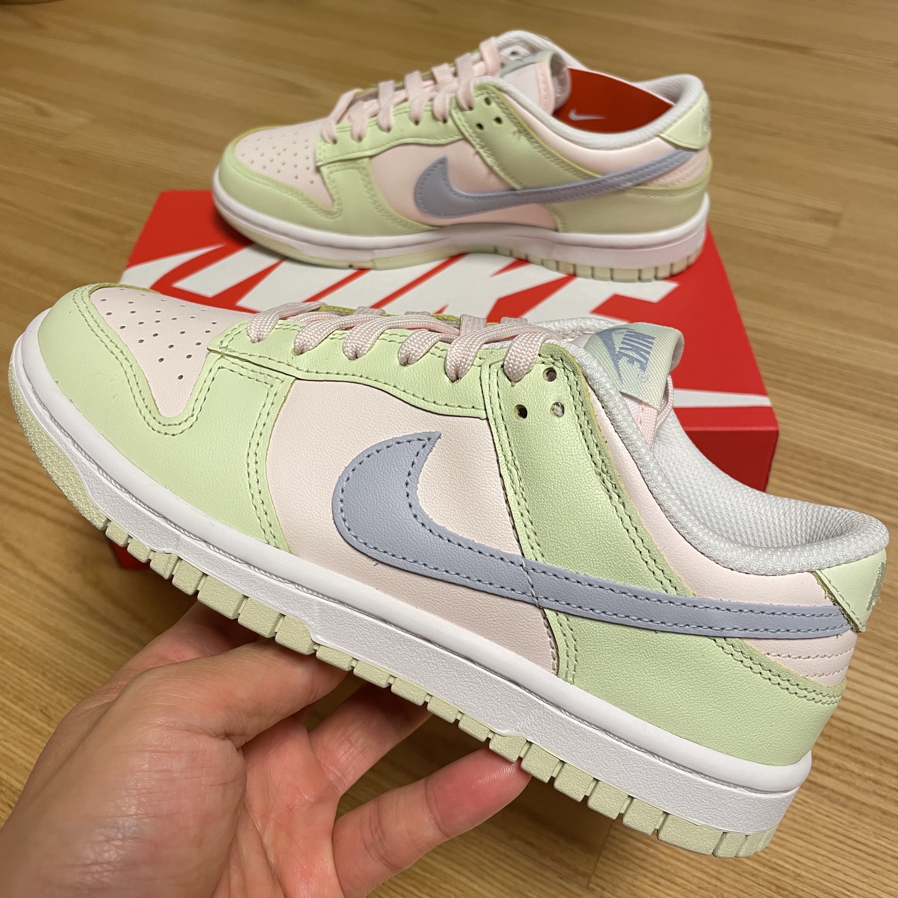 (W) Nike Dunk Low Light Soft Pink 착용 스타일 - 1