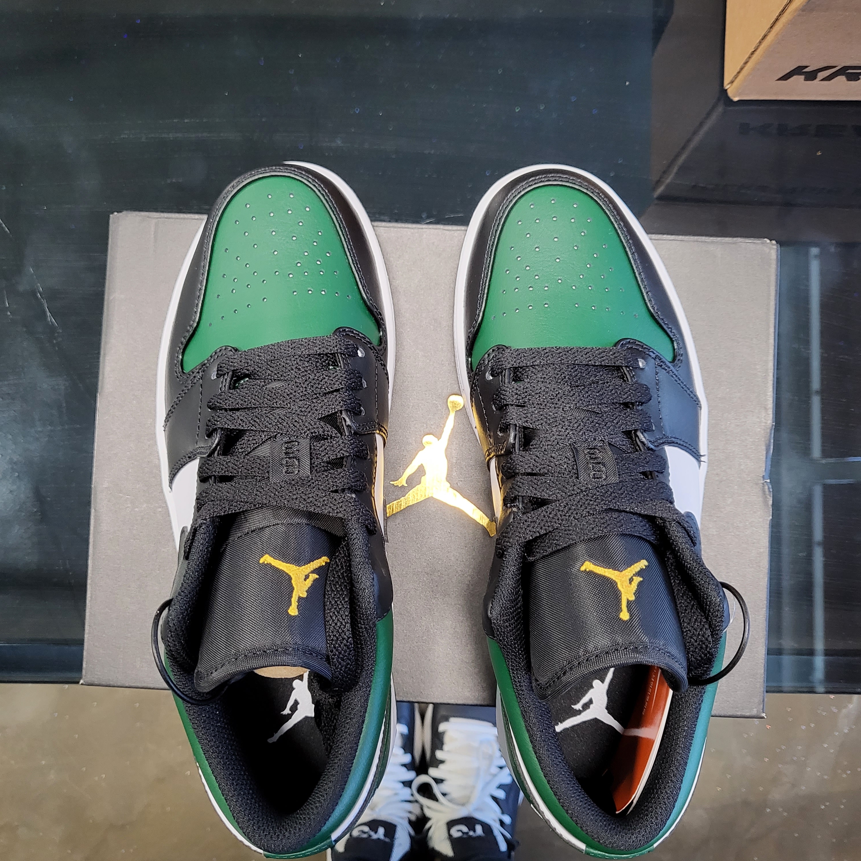 Jordan 1 Low Green Toe 착용 스타일 - 3
