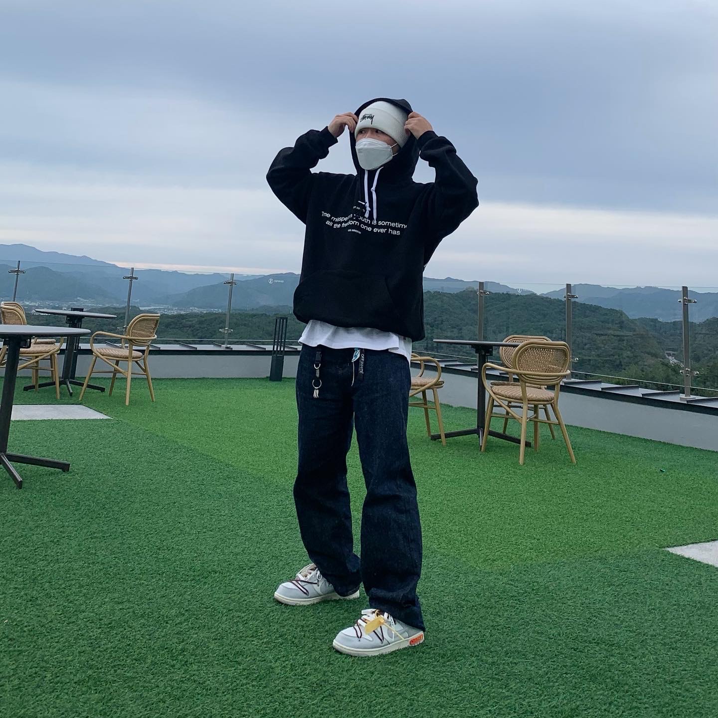 Nike x Stussy Cuff Beanie White, Nike x Off-White Dunk Low The 50 - Lot 46 착용 스타일 - 2