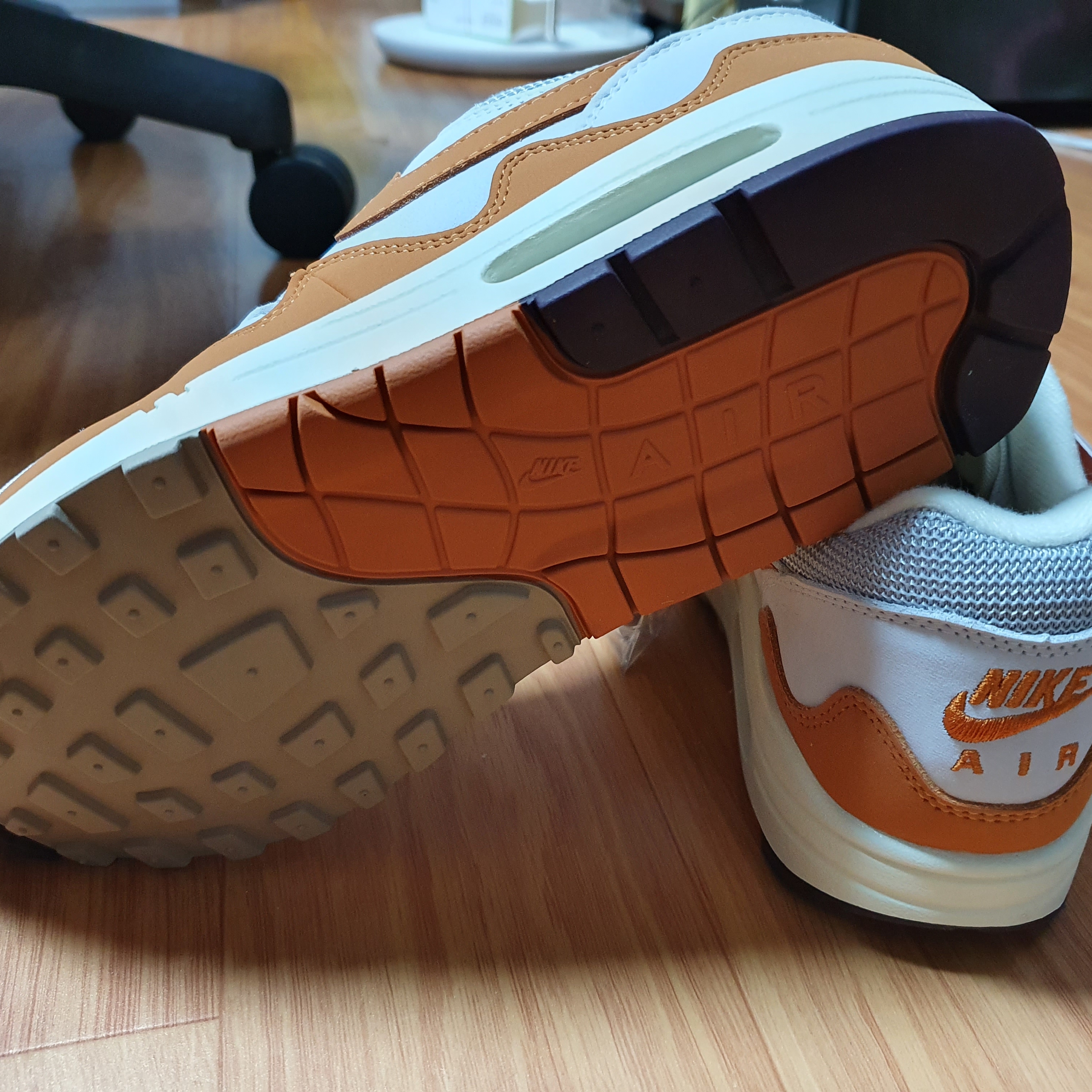 Nike x Patta Air Max 1 Monarch 착용 스타일 - 4