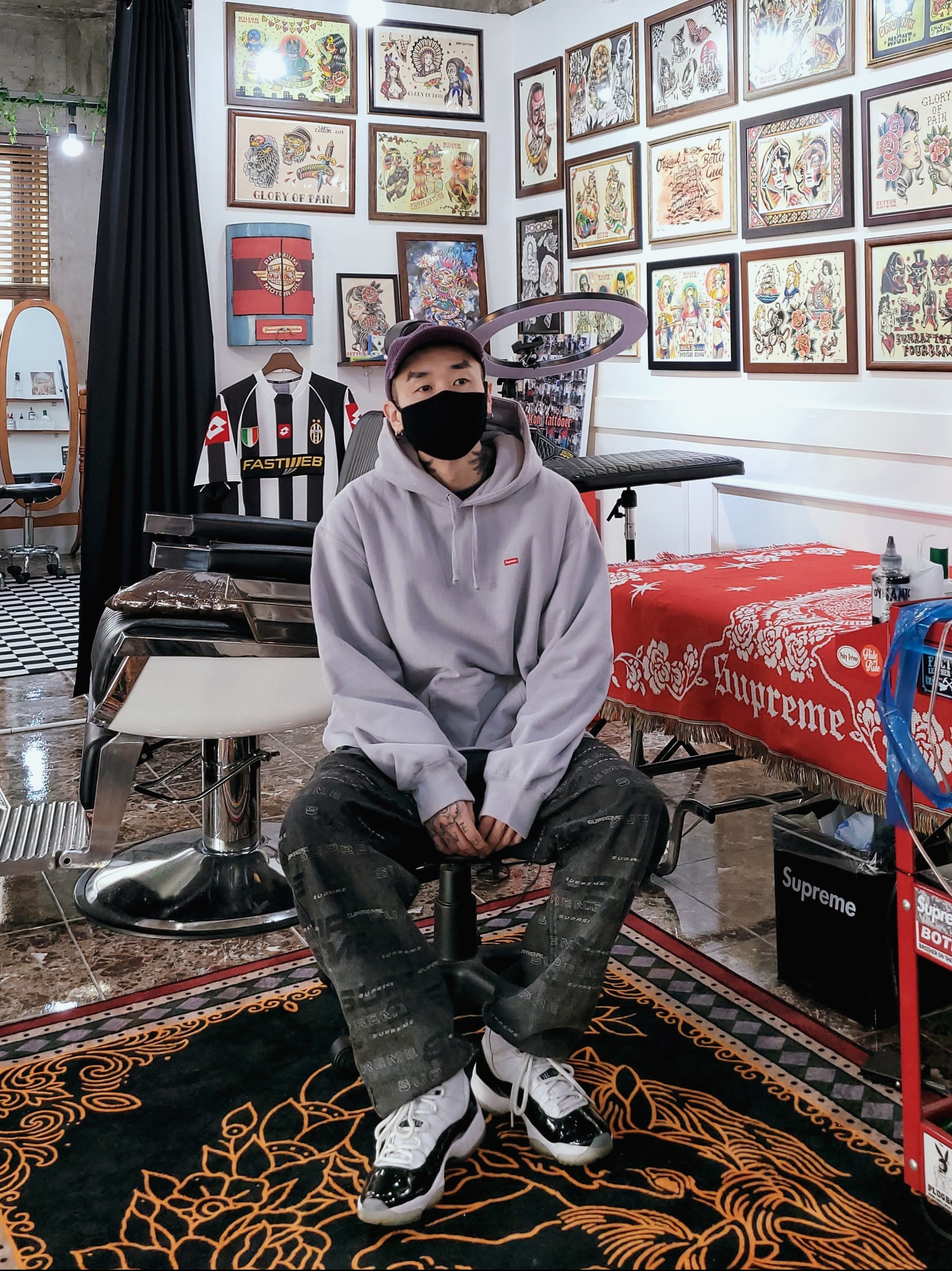 Supreme Ripple Corduroy Small Box 6-Panel Cap Purple - 20FW, Supreme Small Box Hooded Sweatshirt Grey - 21SS 착용 스타일