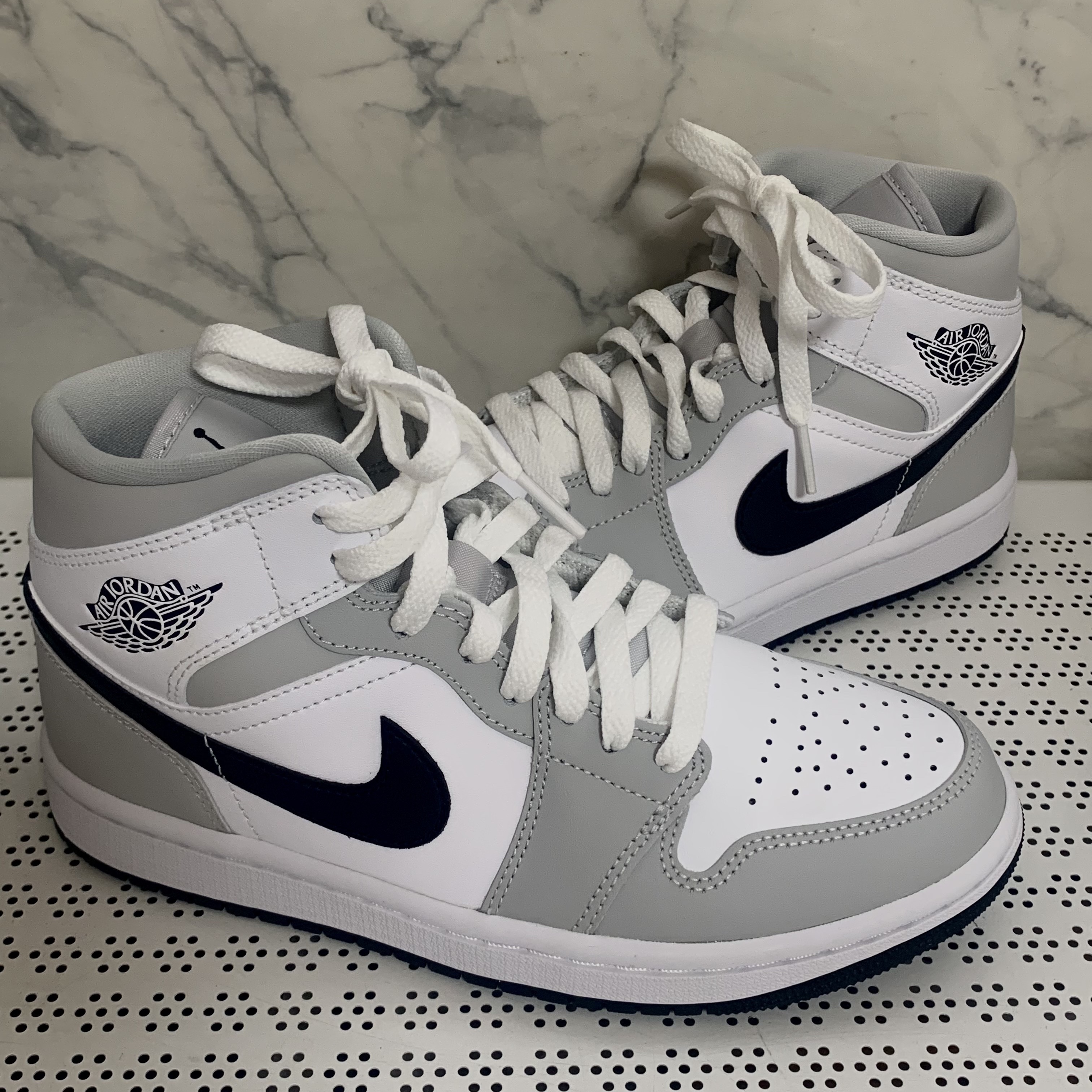 (W) Jordan 1 Mid Grey Fog 착용 스타일 - 2
